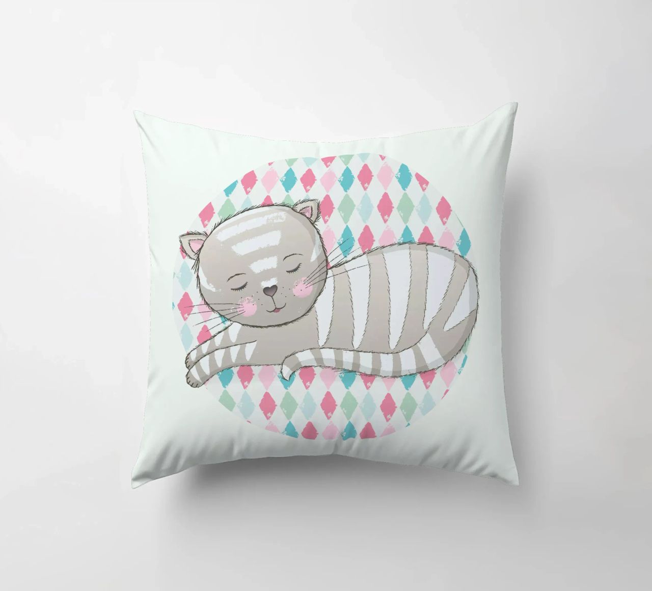 Simpatico gatto che dorme sulla sua morbida coperta. cuscino da CalliLetters