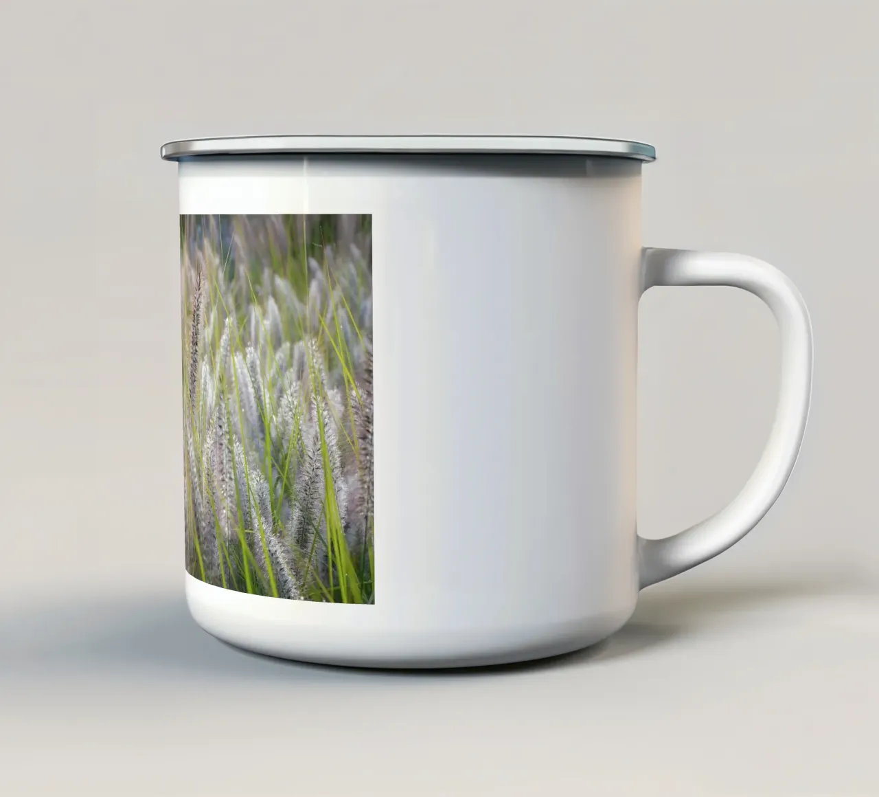 Lampada pulisci erba tazza in smalto da Barbara Buderath Fotodesign