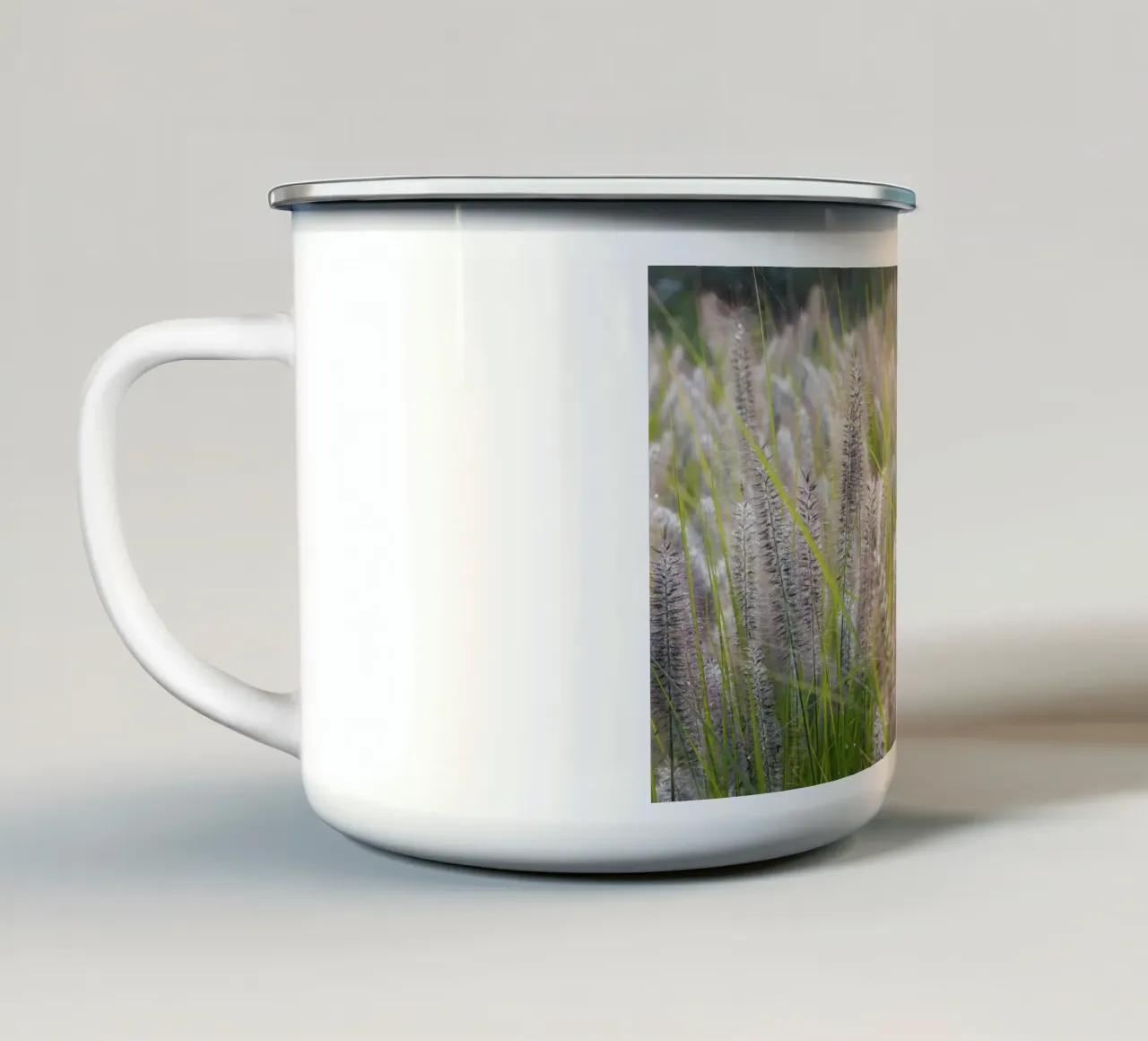 Lampada pulisci erba tazza in smalto da Barbara Buderath Fotodesign