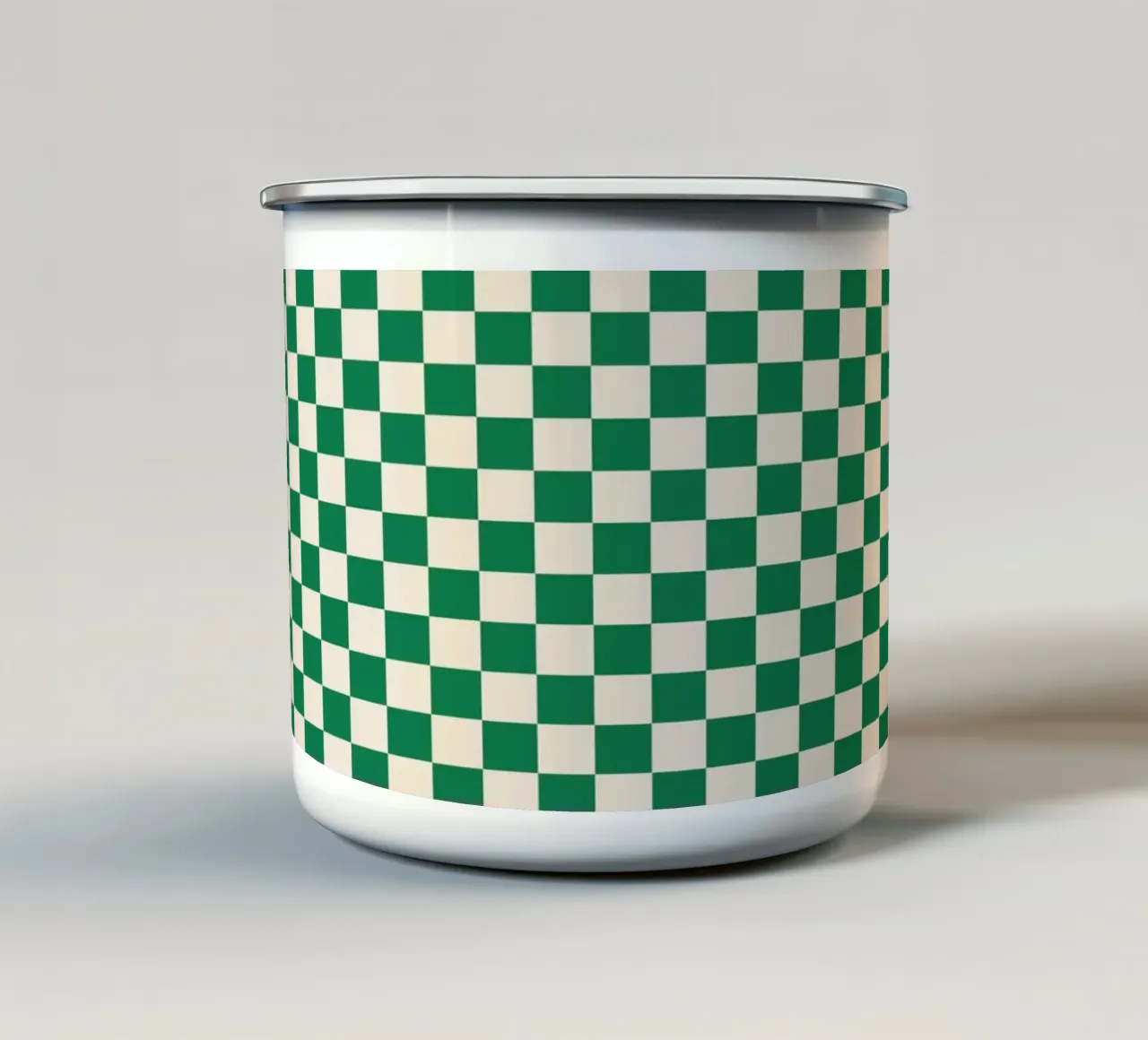 Assegni piccoli verde cadmio tazza in smalto da Timeless moderna