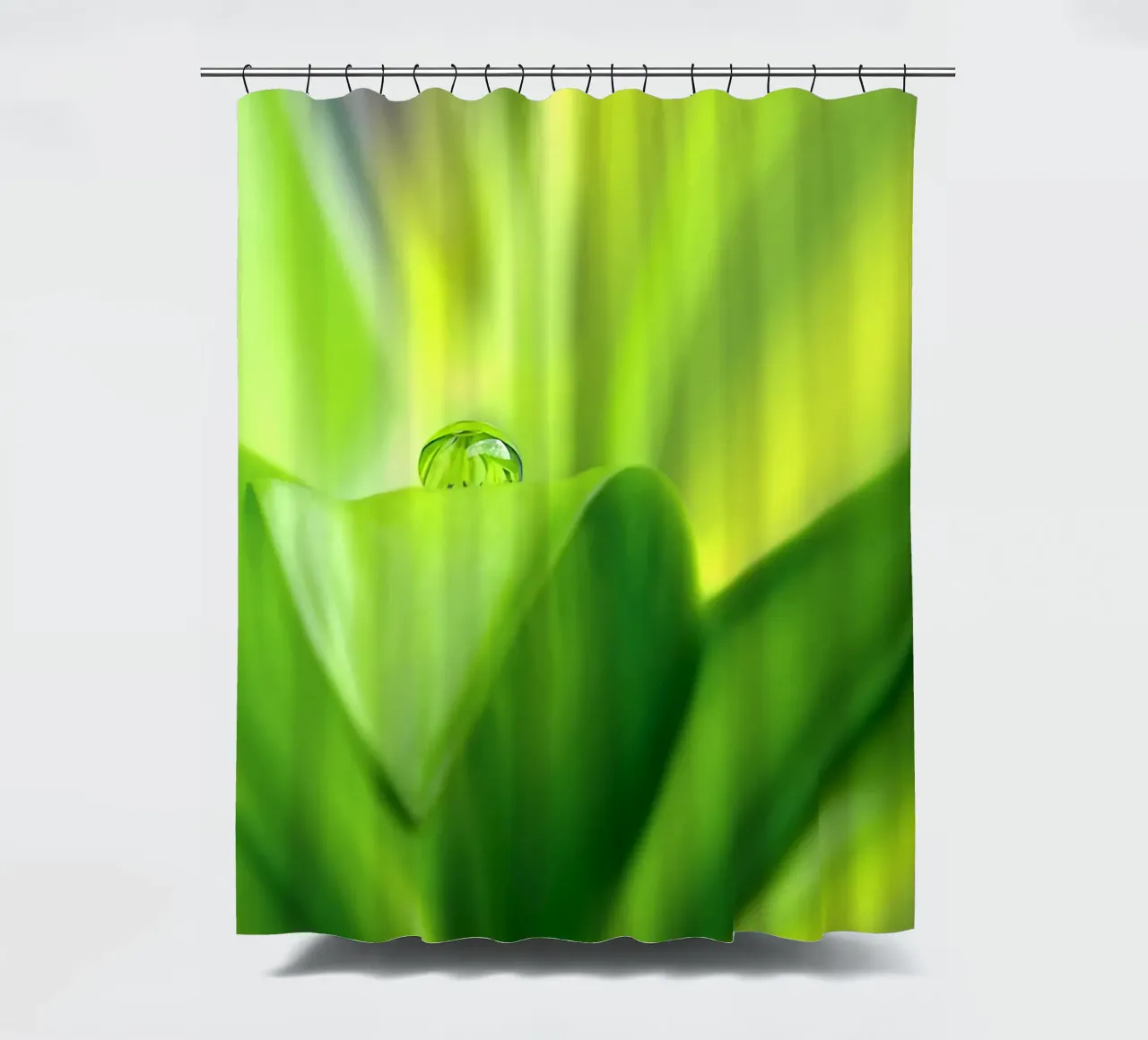 Wassertropfen Duschvorhang von Atteloi