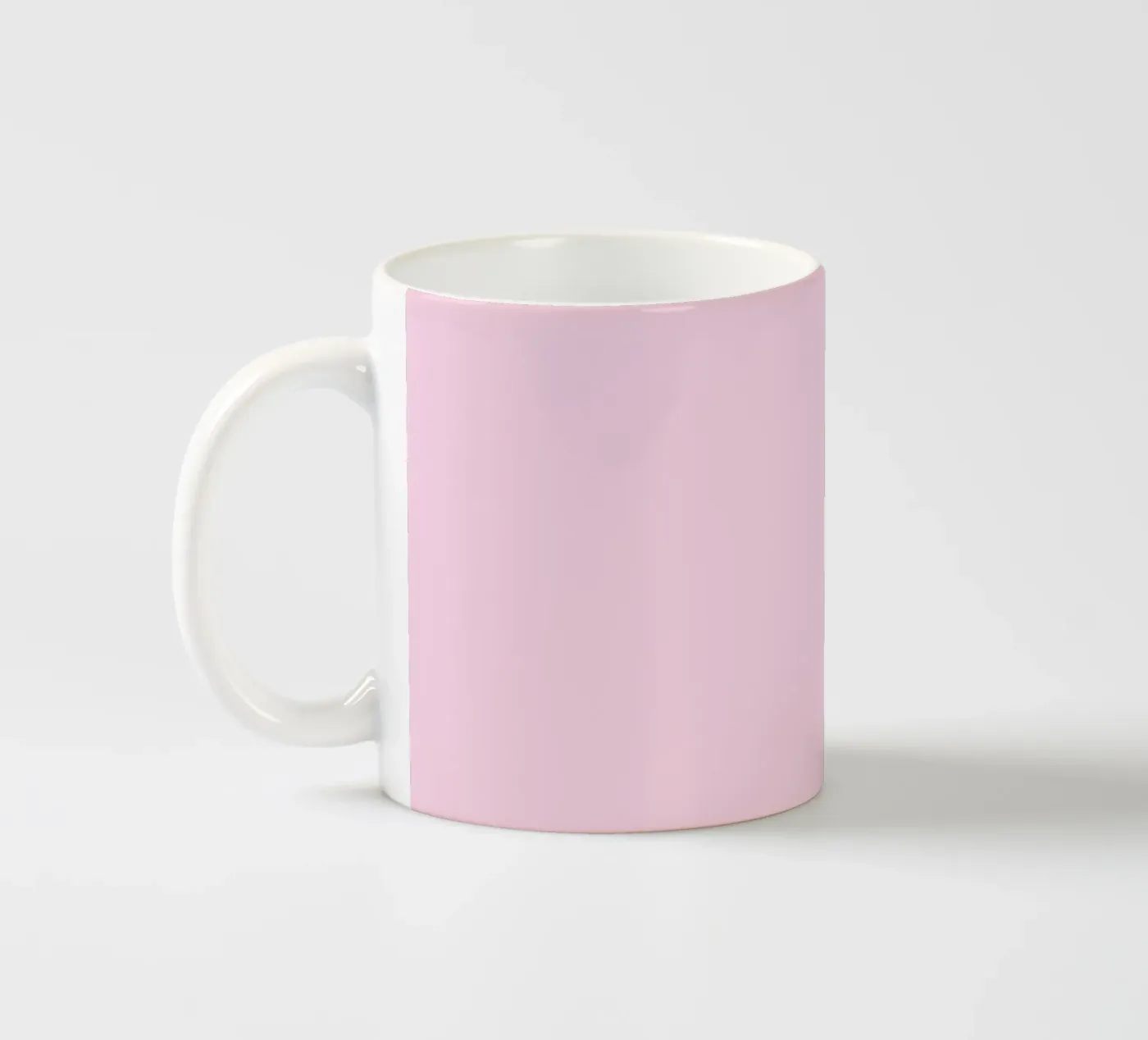 Initiale - Personalisierbar ceramic mug by Ohkimiko