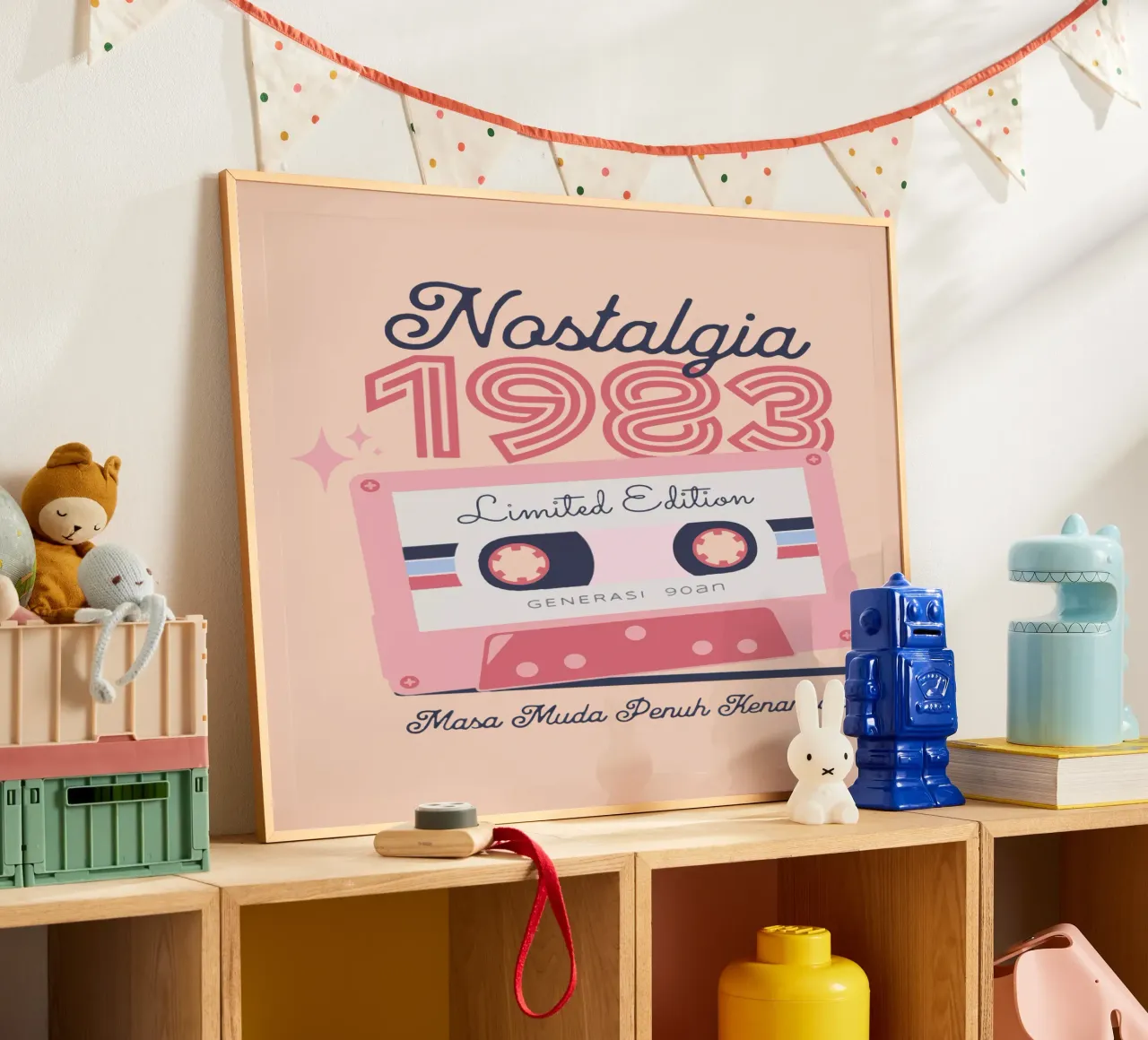 Nostalgia 1983 poster con telaio in alluminio da Gunawan Rb