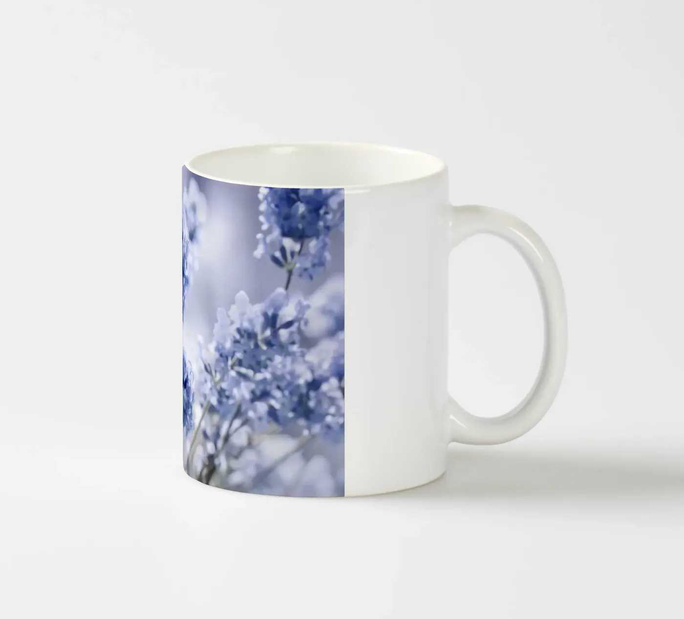 Lavender ceramic mug by Atteloi Fotografie
