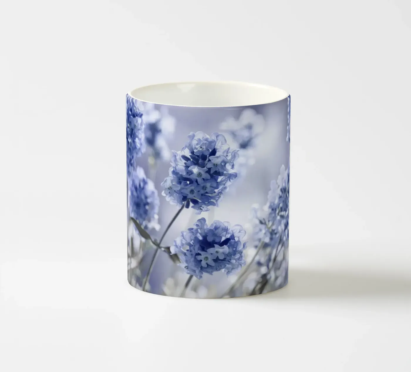 Lavender ceramic mug by Atteloi Fotografie