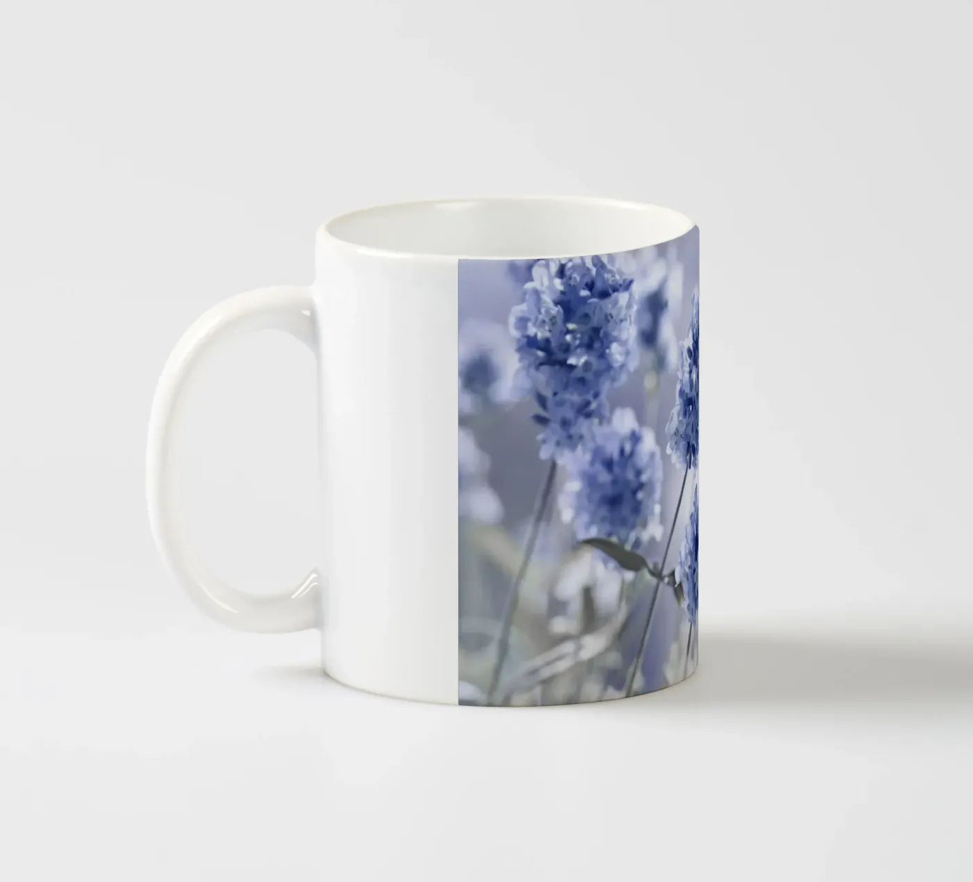 Lavender ceramic mug by Atteloi Fotografie