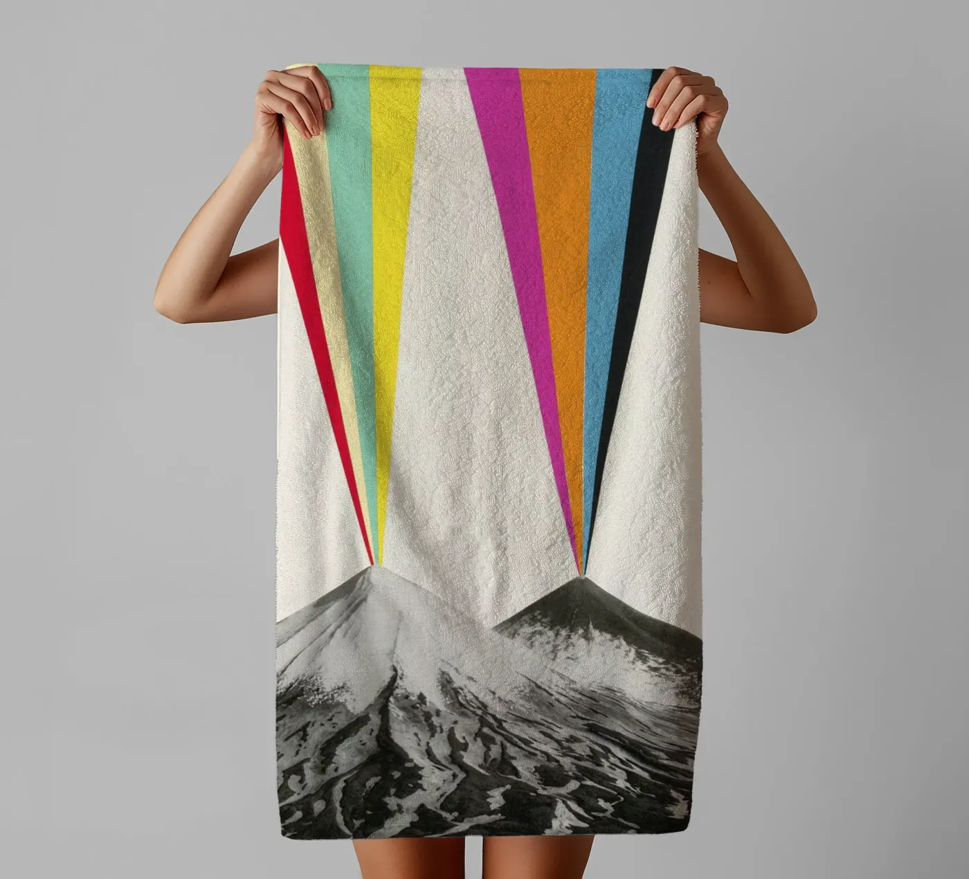 Volcanoes Handtuch von Cassia Beck Collage