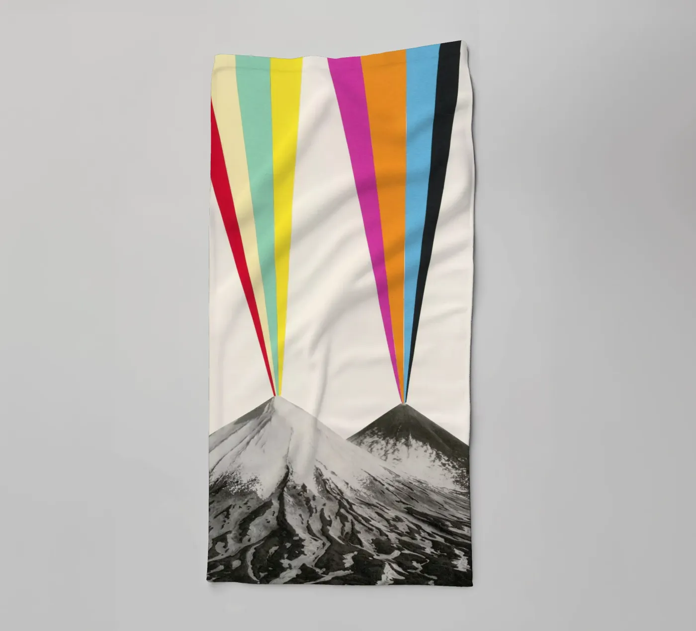 Volcanoes Handtuch von Cassia Beck Collage