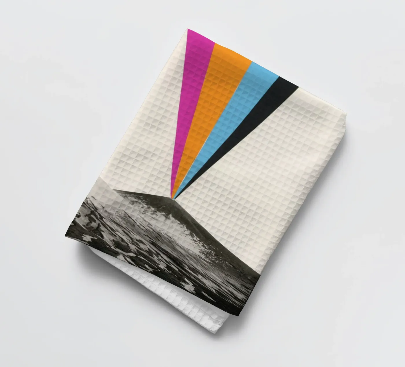 Vulkane Geschirrtuch von Cassia Beck Collage