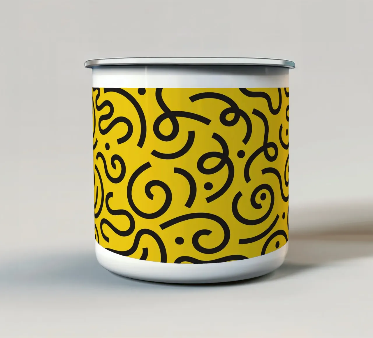 Linea swirl giallo tazza in smalto da Studio Fun Boy