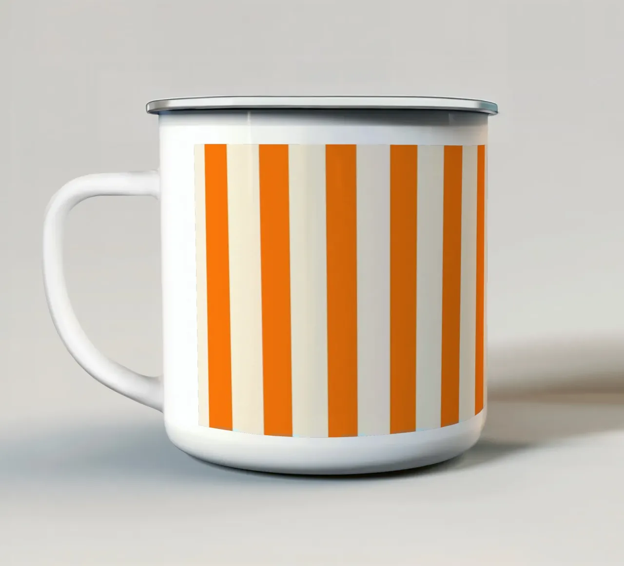 Strisce verticali nostalgiche arancioni tazza in smalto da Timeless moderna