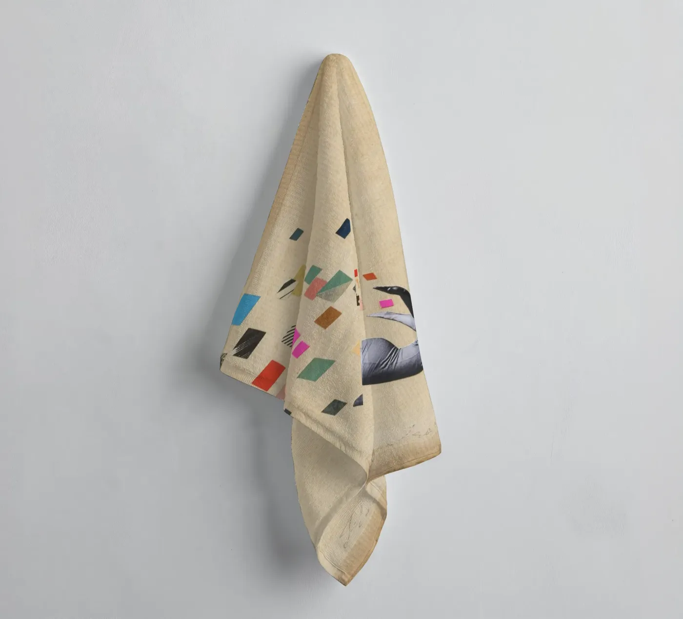 Schwan Handtuch von Cassia Beck Collage