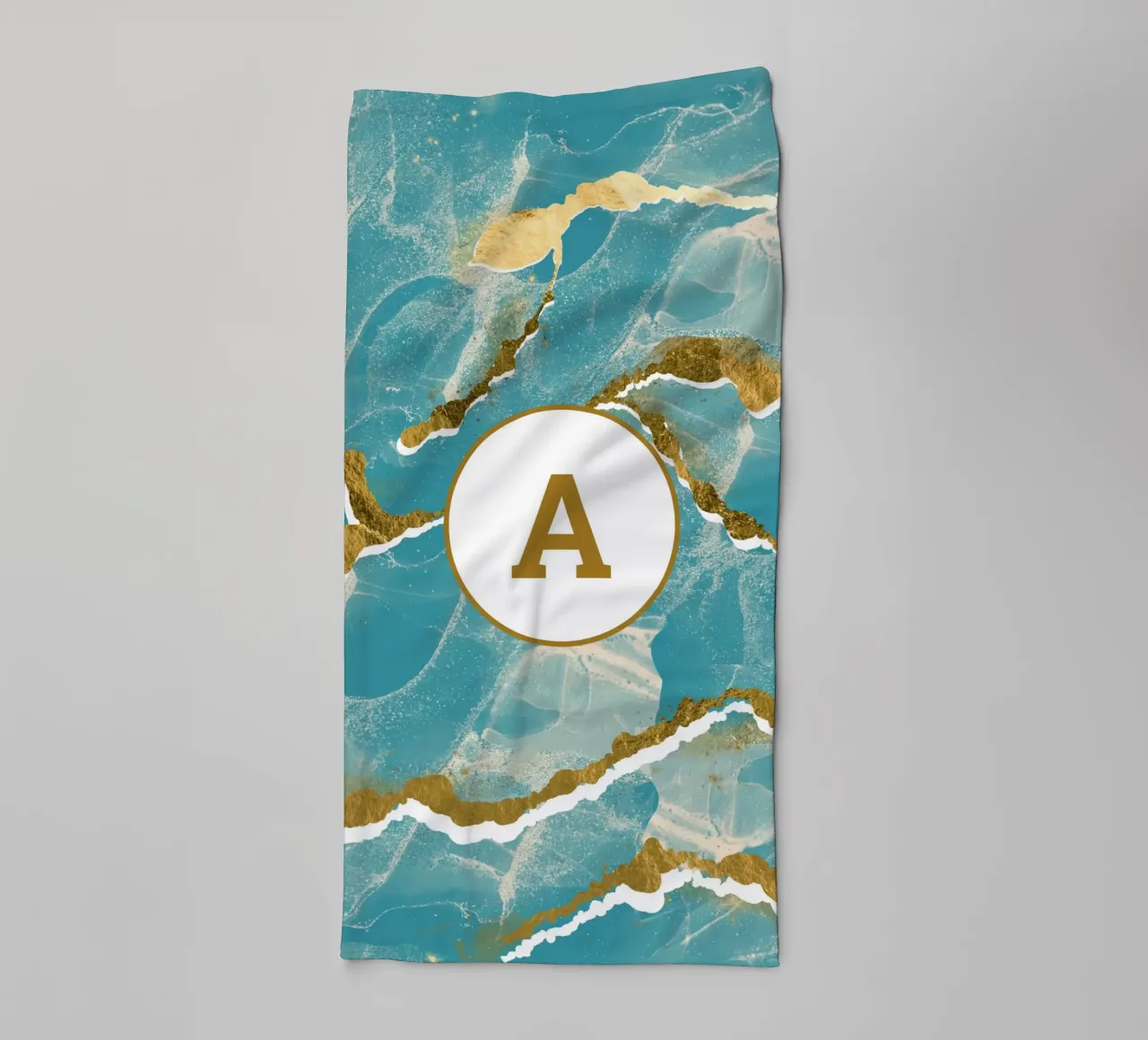 Monogramma personalizzato - Topico in marmo verde acqua e oro asciugamano da bagno da Monogram Muse