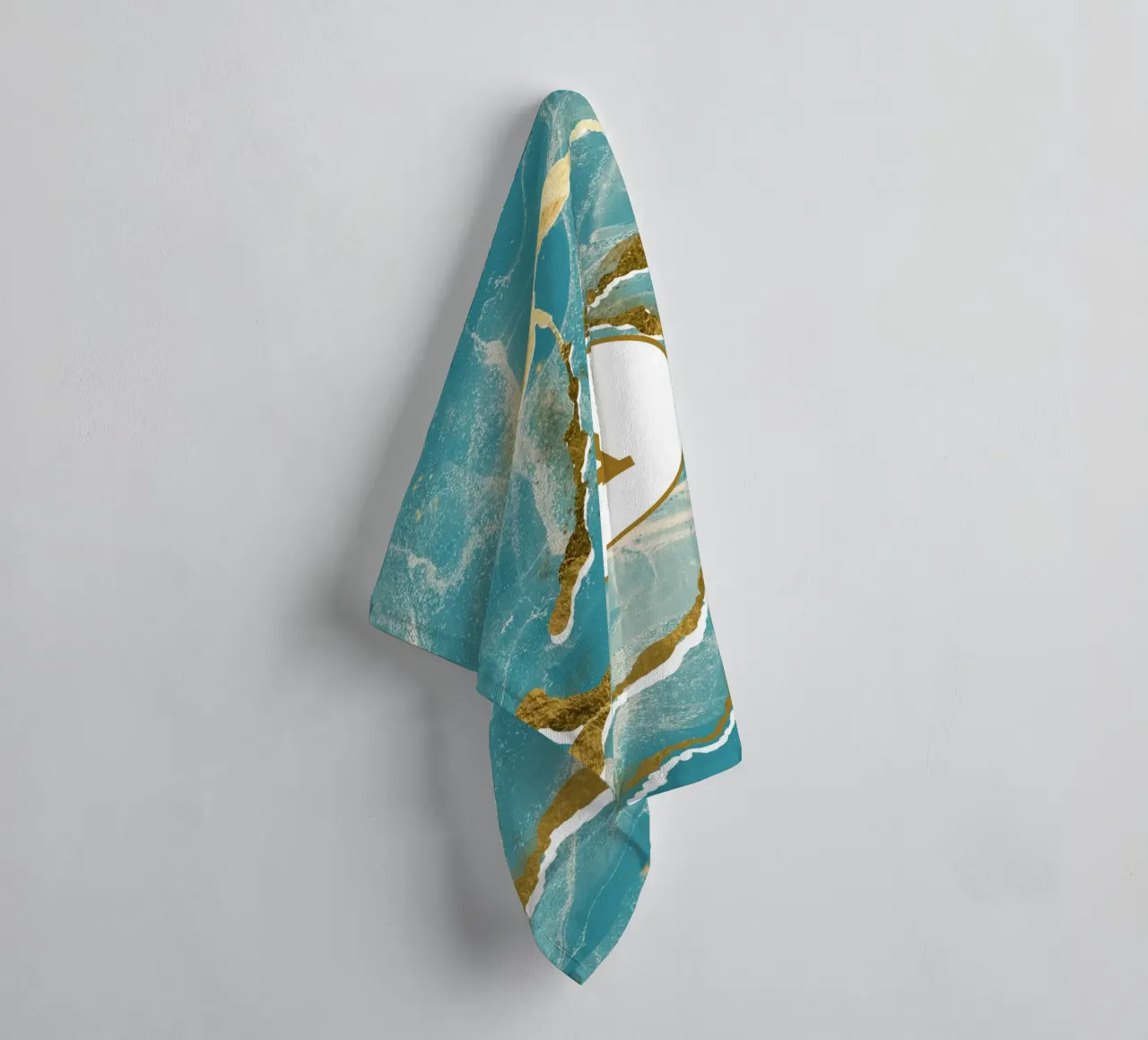 Monogramma personalizzato - Topico in marmo verde acqua e oro asciugamano da bagno da Monogram Muse