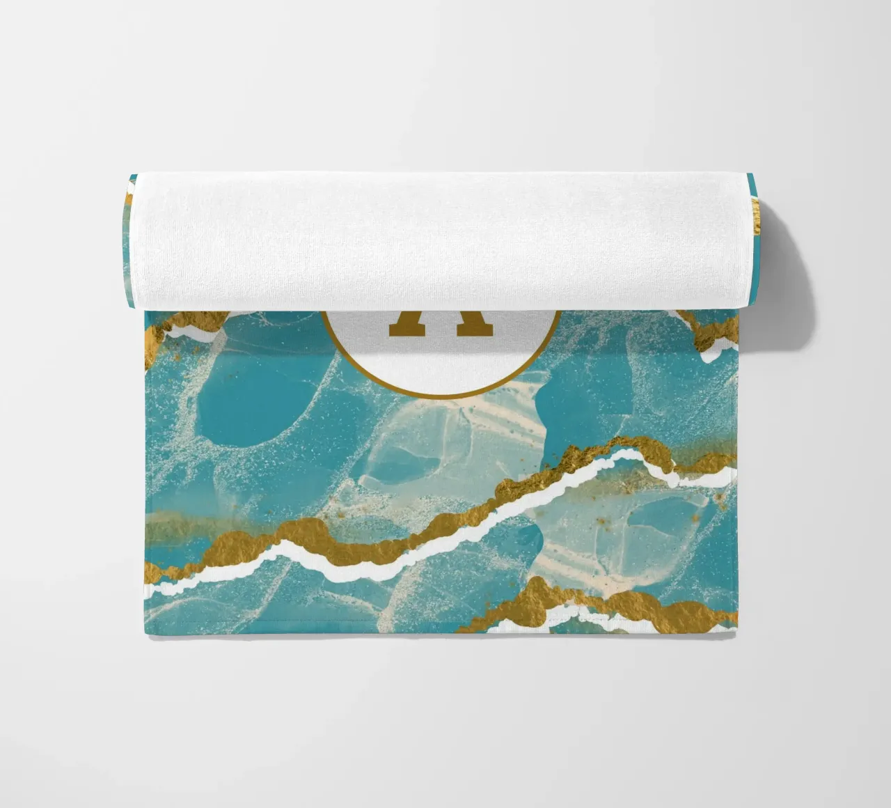 Monogramma personalizzato - Topico in marmo verde acqua e oro telo mare da Monogram Muse