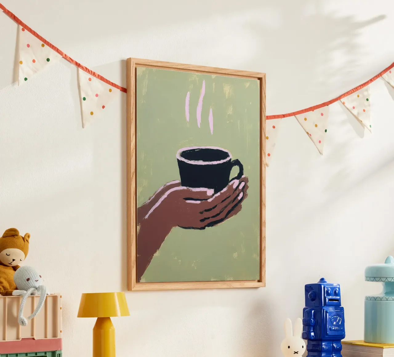 Mano con tazza di caffè su verde plexiglass da Calm Shapes