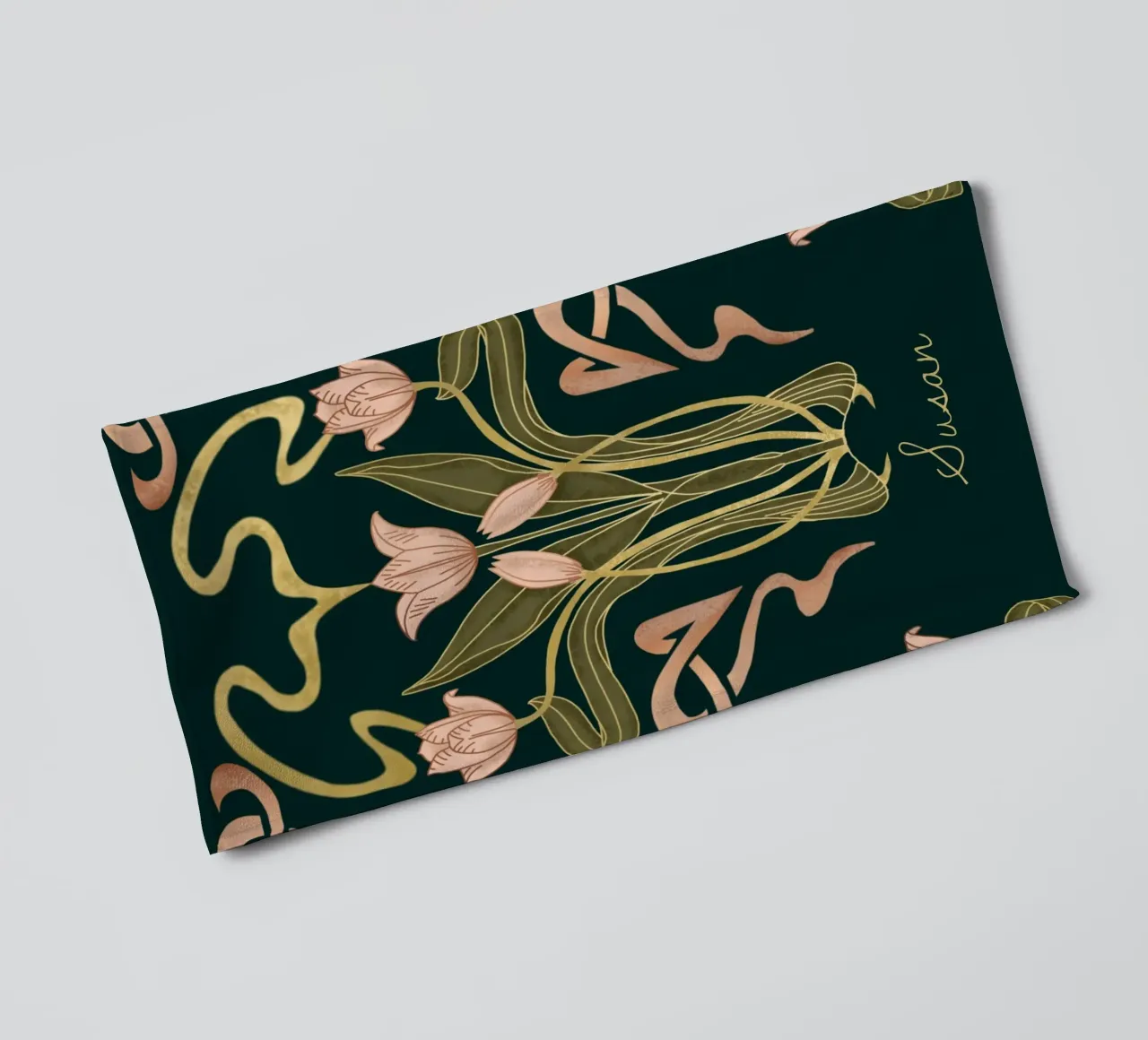 Benutzerdefinierter Name - Deco Tulip Bloom in Deep Forest Handtuch von Monogram Muse