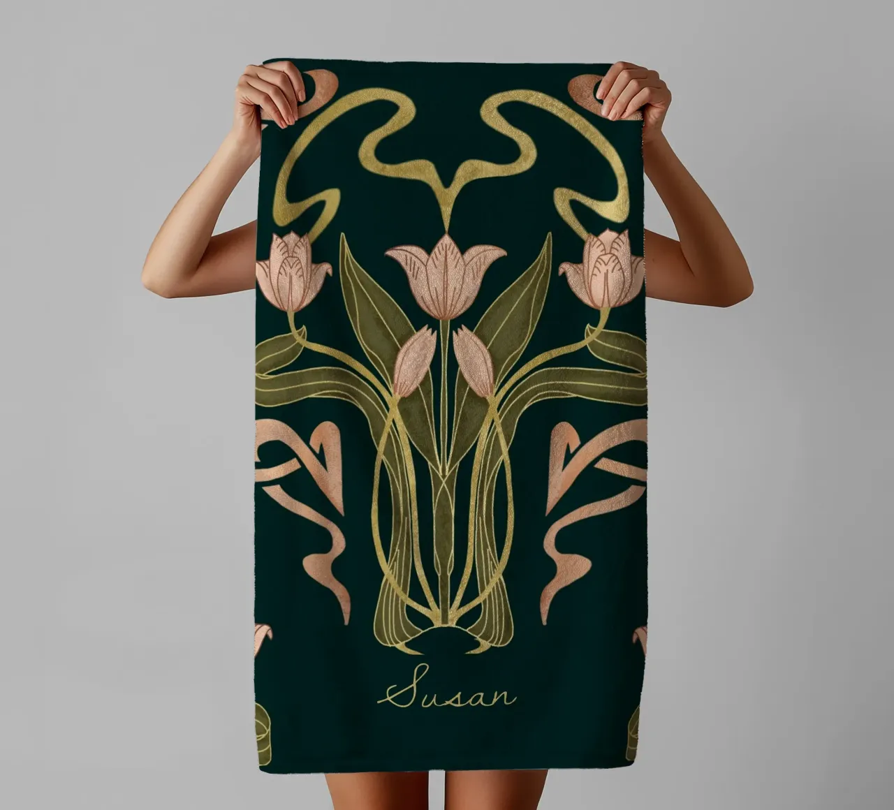 Benutzerdefinierter Name - Deco Tulip Bloom in Deep Forest Handtuch von Monogram Muse