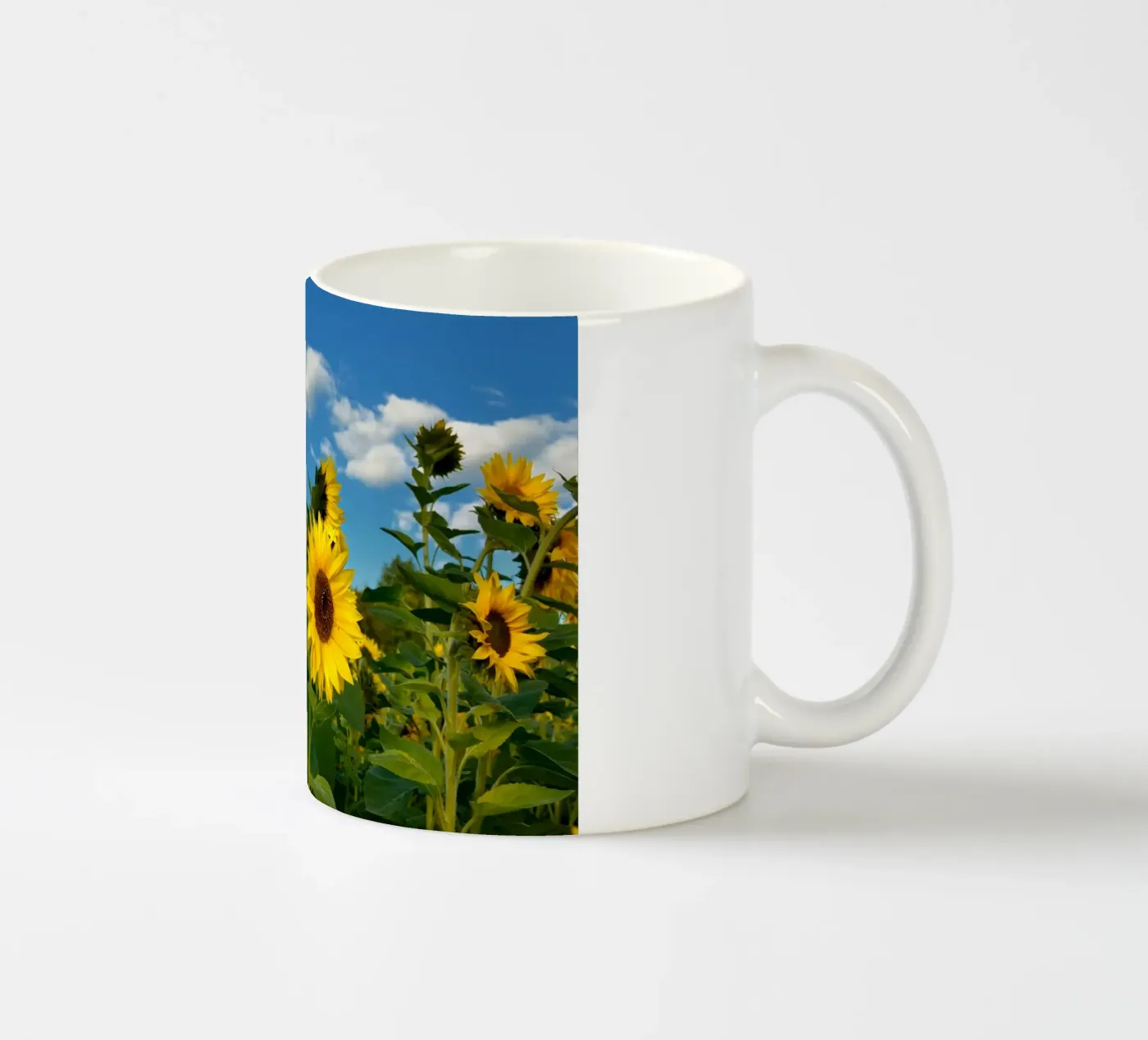 Sunflowers ceramic mug by Atteloi