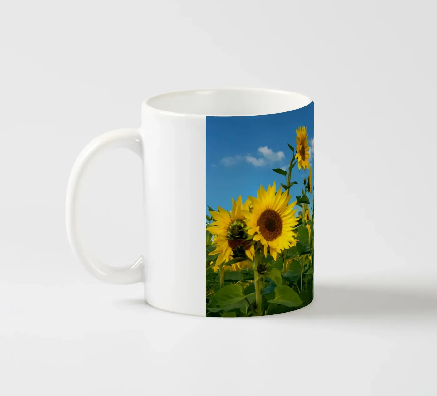 Sunflowers ceramic mug by Atteloi