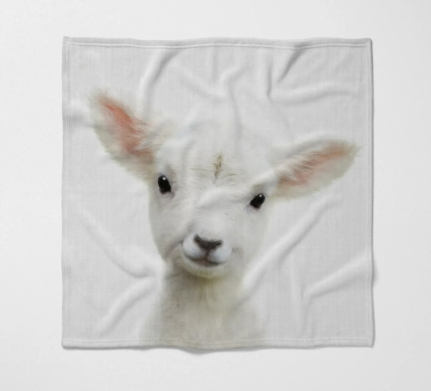 Kuckuckslamm Fleecedecke von Lila & Lola