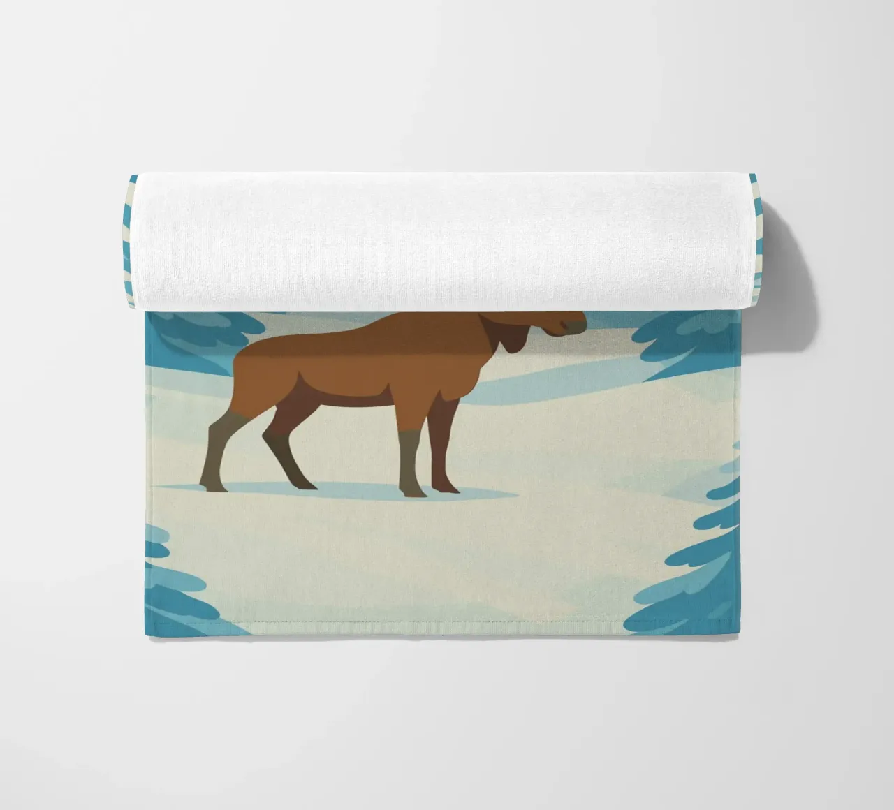 Alce in una foresta innevata telo mare da minimalist designs