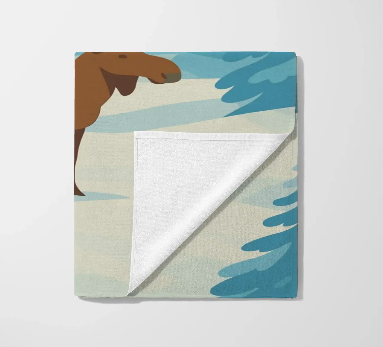 Alce in una foresta innevata telo mare da minimalist designs