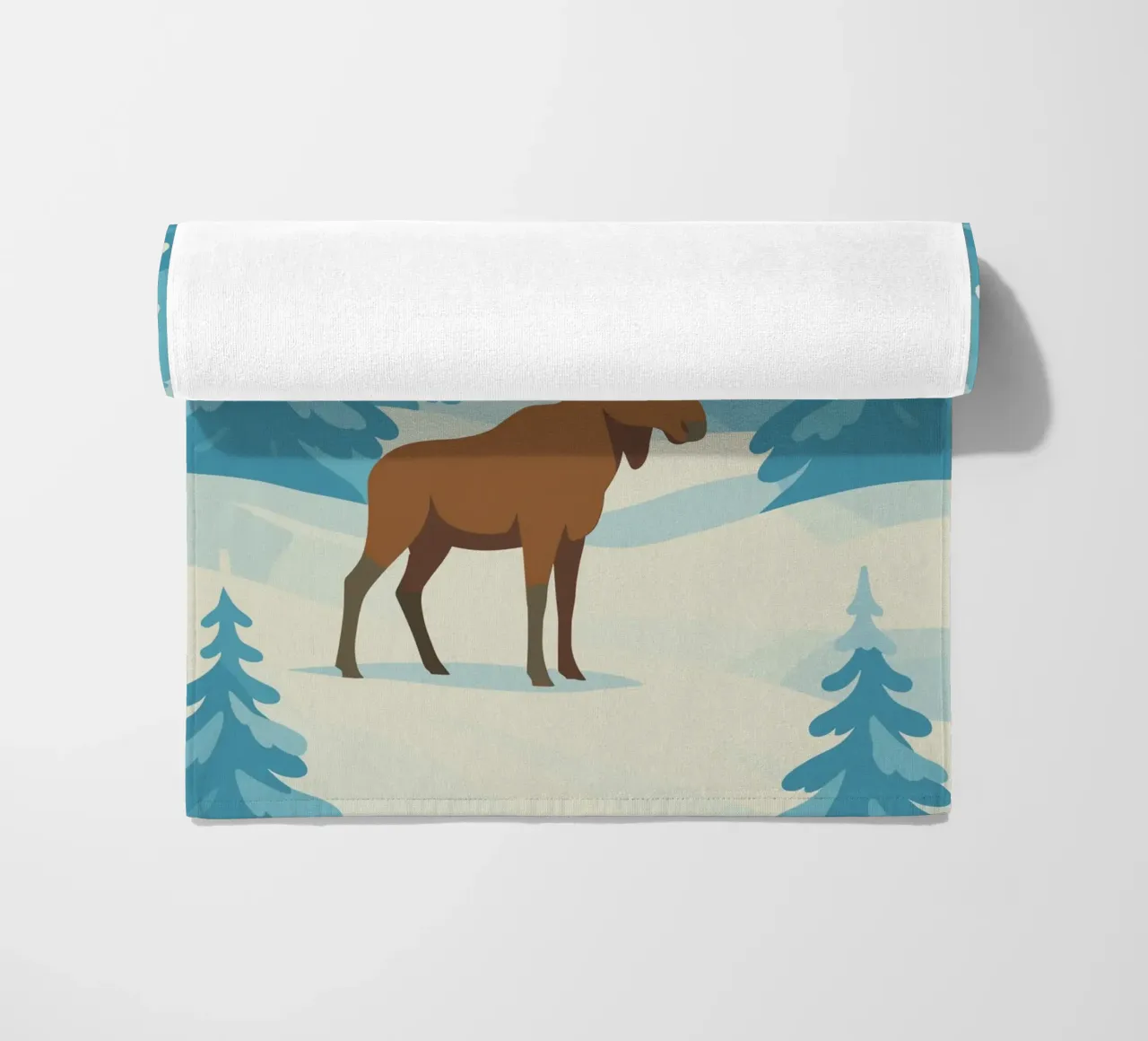 Alce in una foresta innevata telo mare da minimalist designs