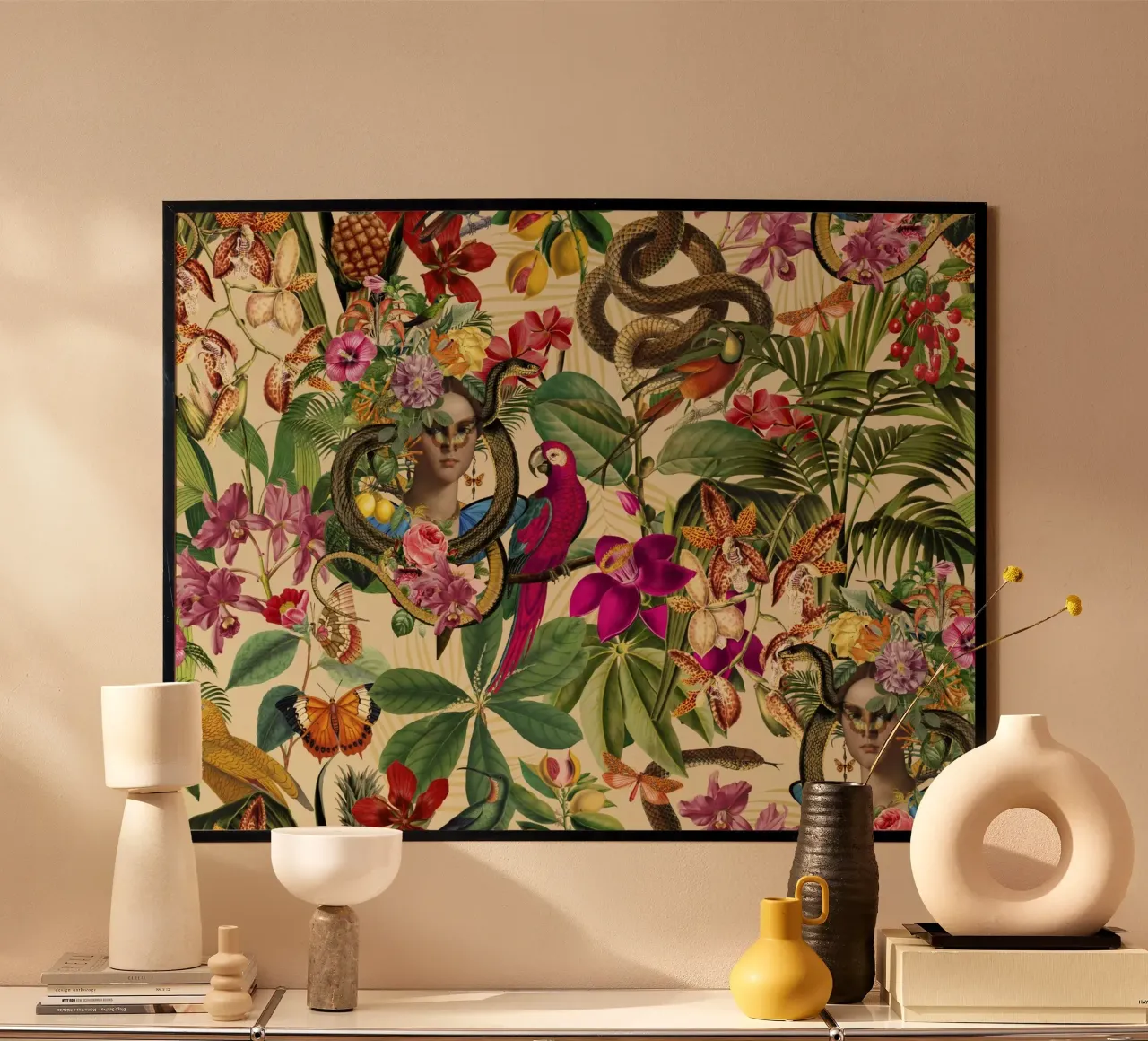 Principessa serpente della giungla tropicale poster con telaio in legno da Andrea Haase Vintage World