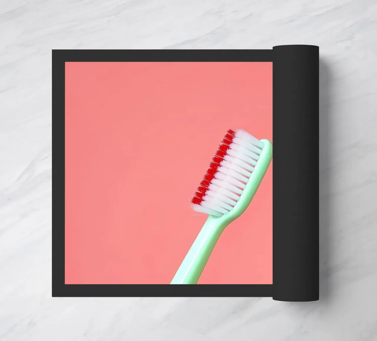 Rosso iconico: Routine di bellezza classica con spazzolino da denti zerbino da Dental art