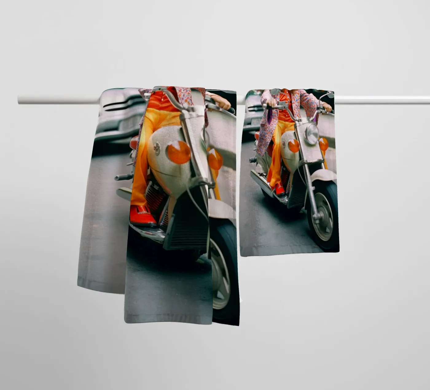 Axel towel by Affiches Chien Originales – Dogland