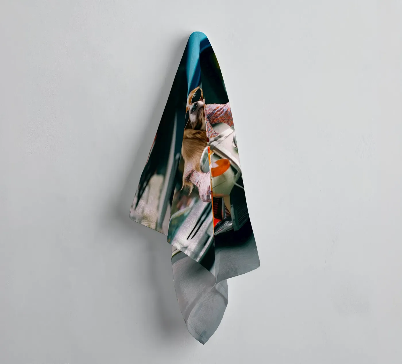 Axel towel by Affiches Chien Originales – Dogland