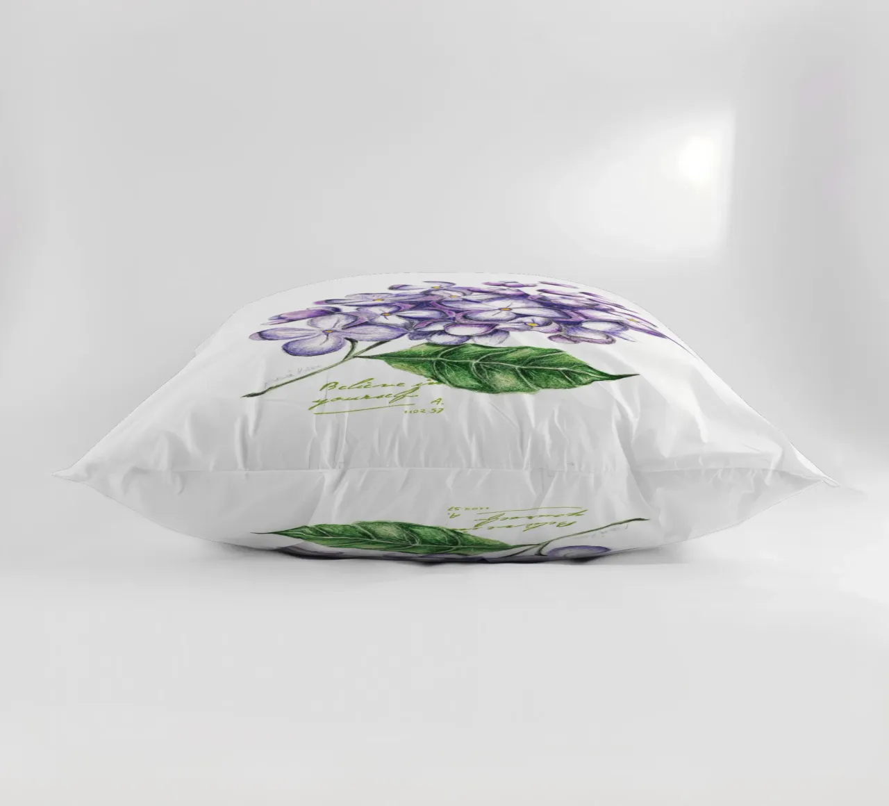 lilac cuscino da Nathys_illustration