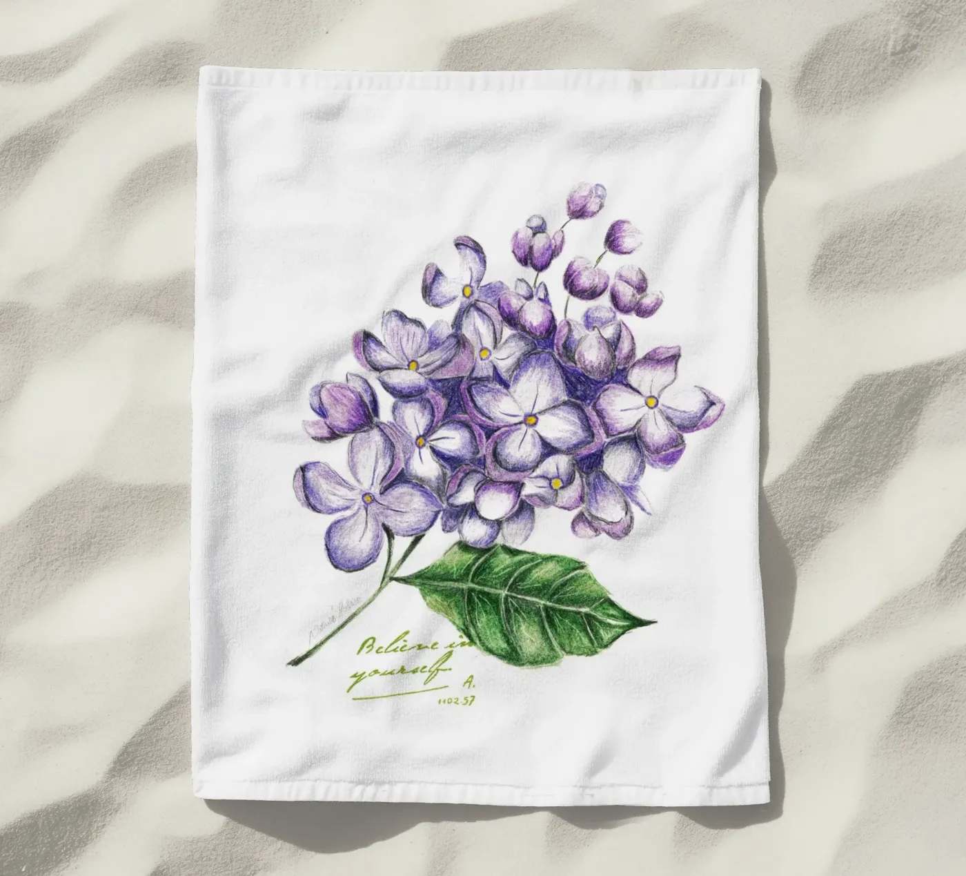 lilac Strandtuch von Nathys_illustration