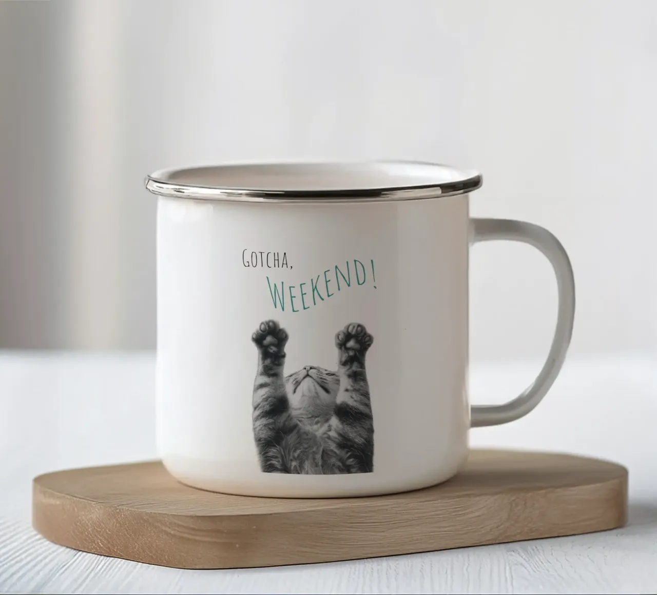 Gatto fresco - fine settimana tazza in smalto da Melanie Viola