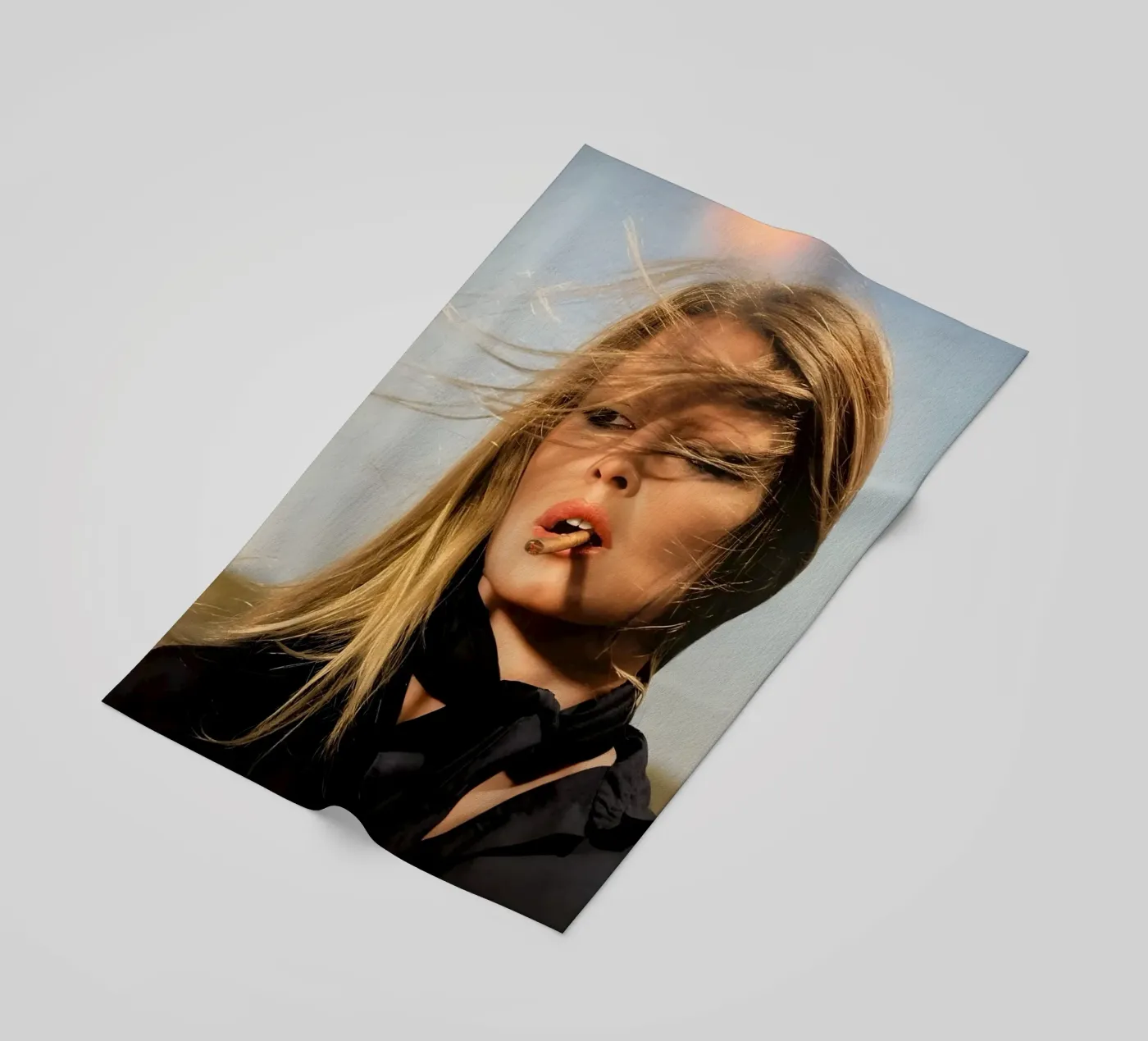 Blonde, Breeze, and Cigar Strandtuch von Galery Vintage