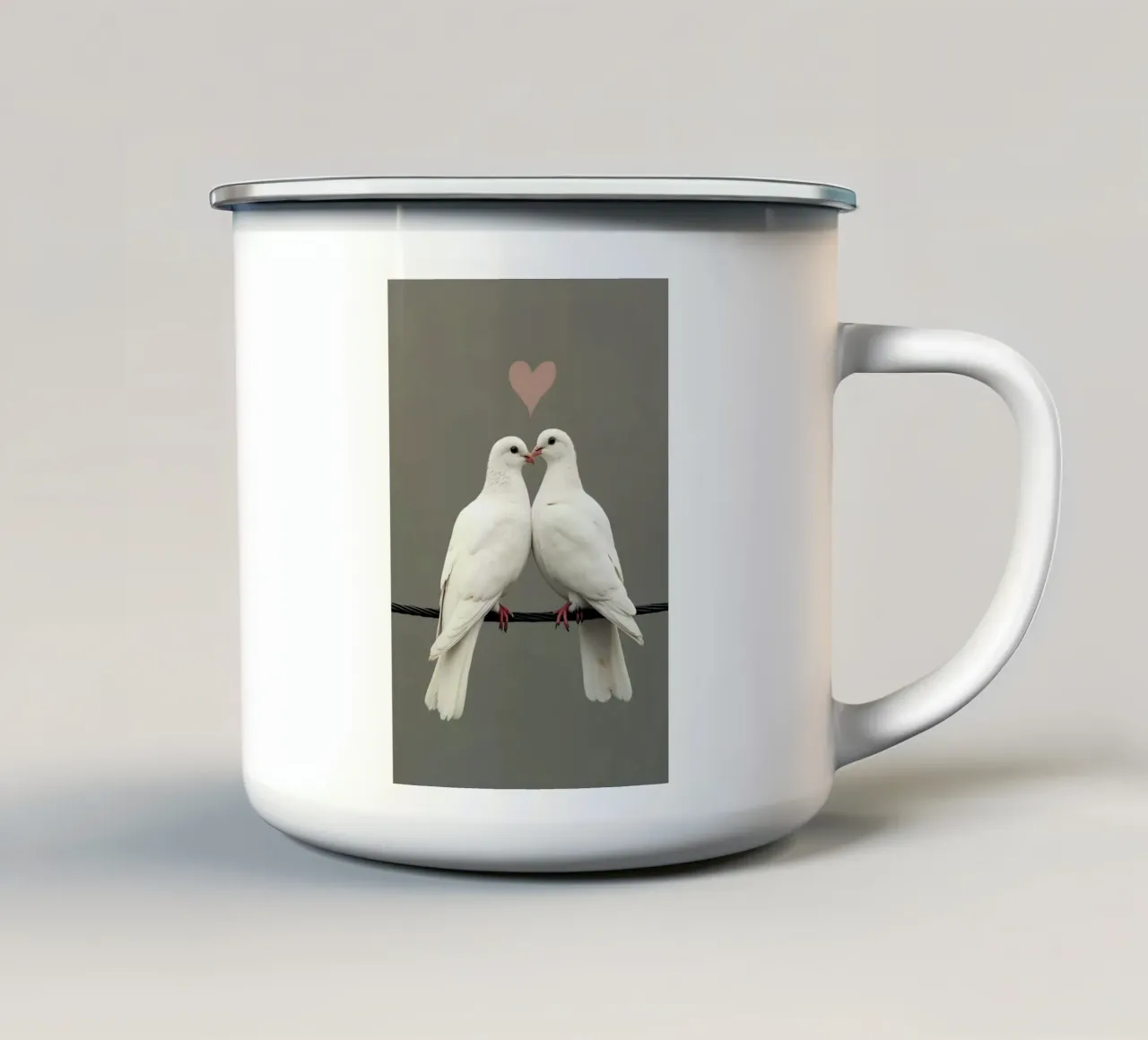 Colombe d'amore - Coppia di colombe bianche minimaliste tazza in smalto da Graceful Desine