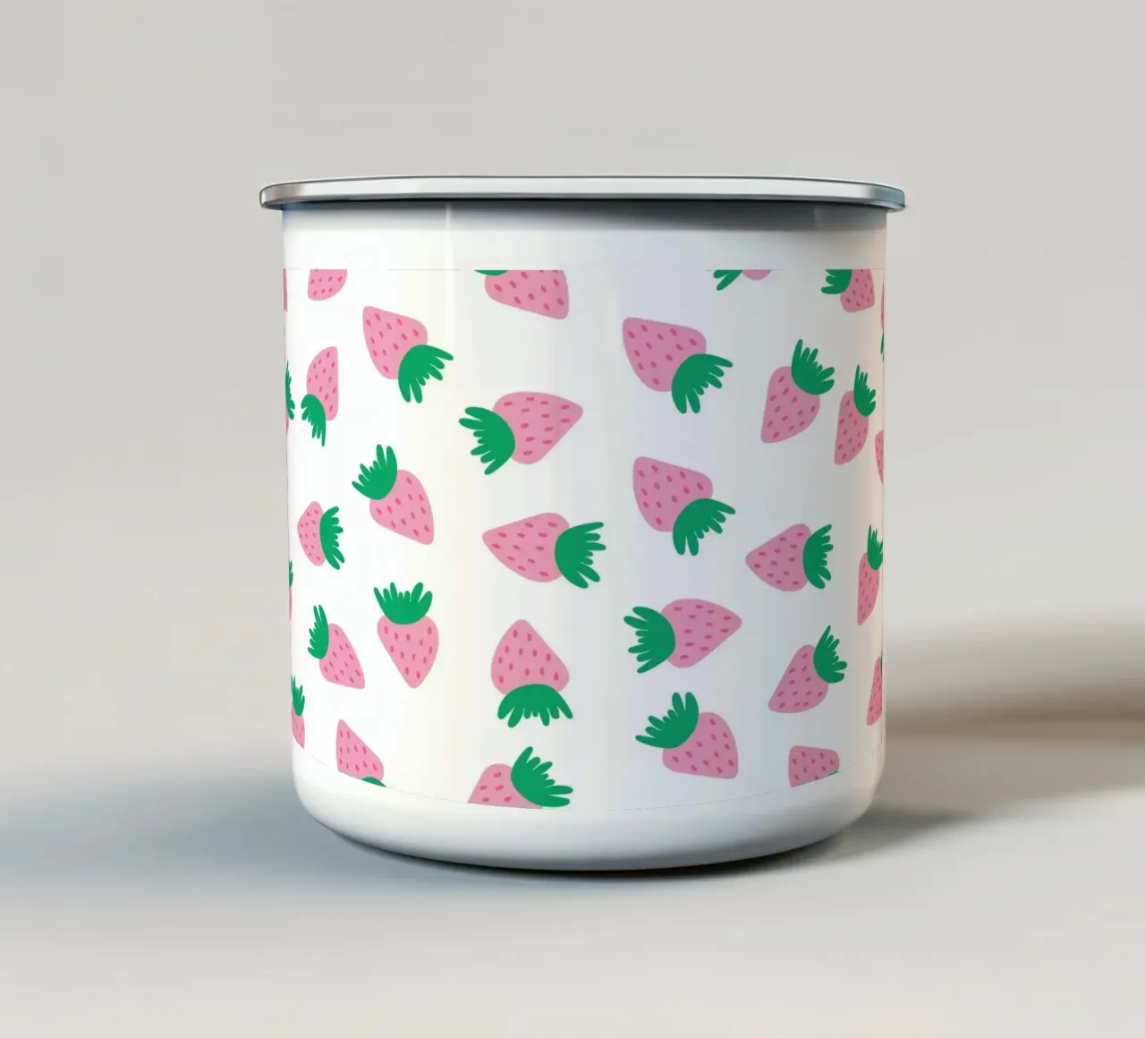 Amore dolce alla fragola tazza in smalto da Studio Fun Boy