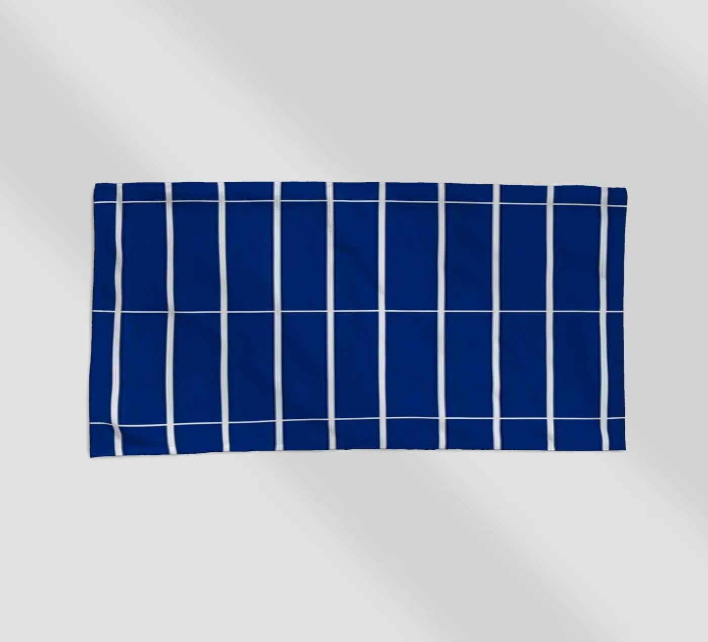 White Rectangular Grid on Blue strandhanddoek van Timeless moderna