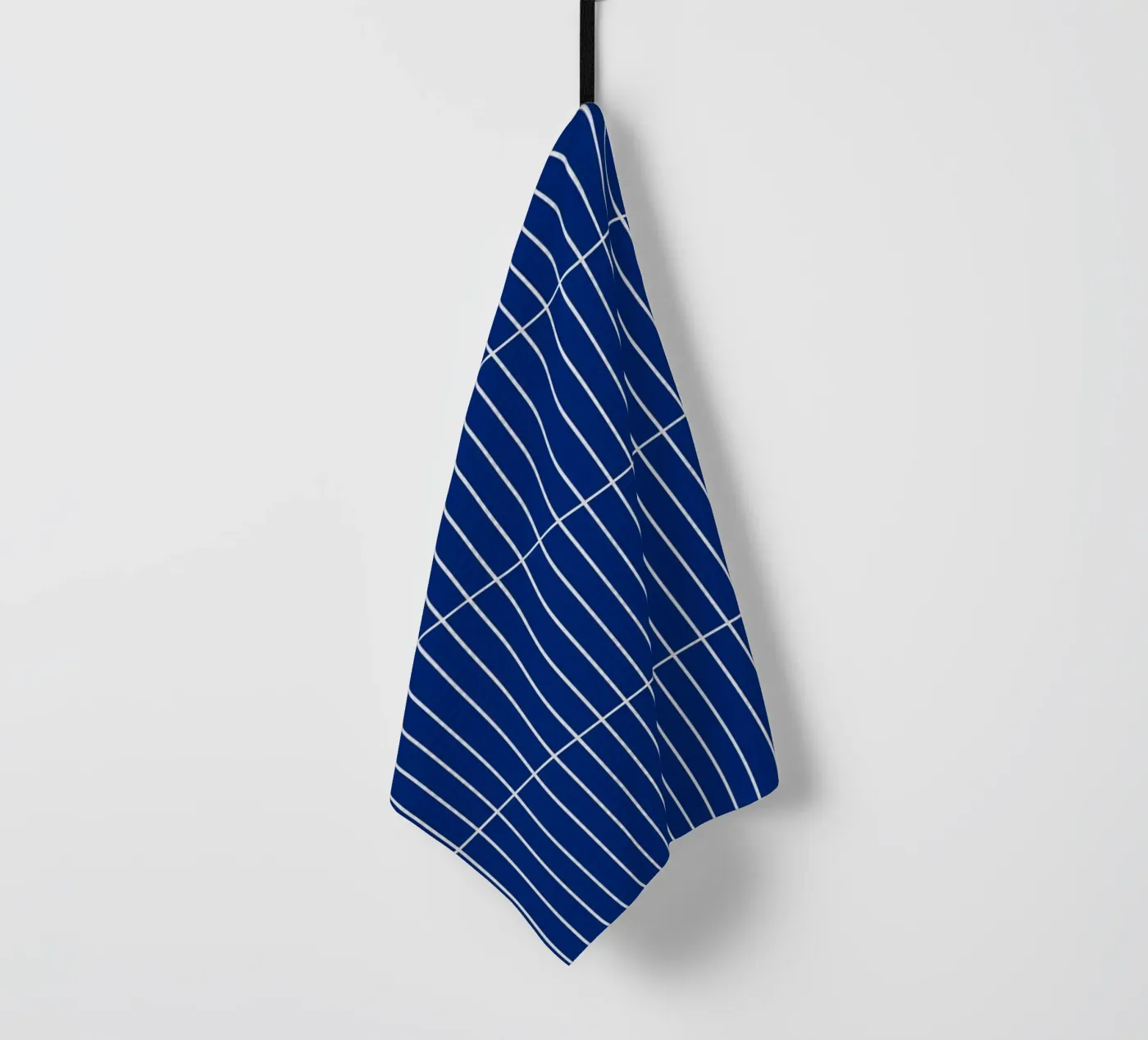 Grille rectangulaire blanche sur fond bleu torchon de Timeless moderna