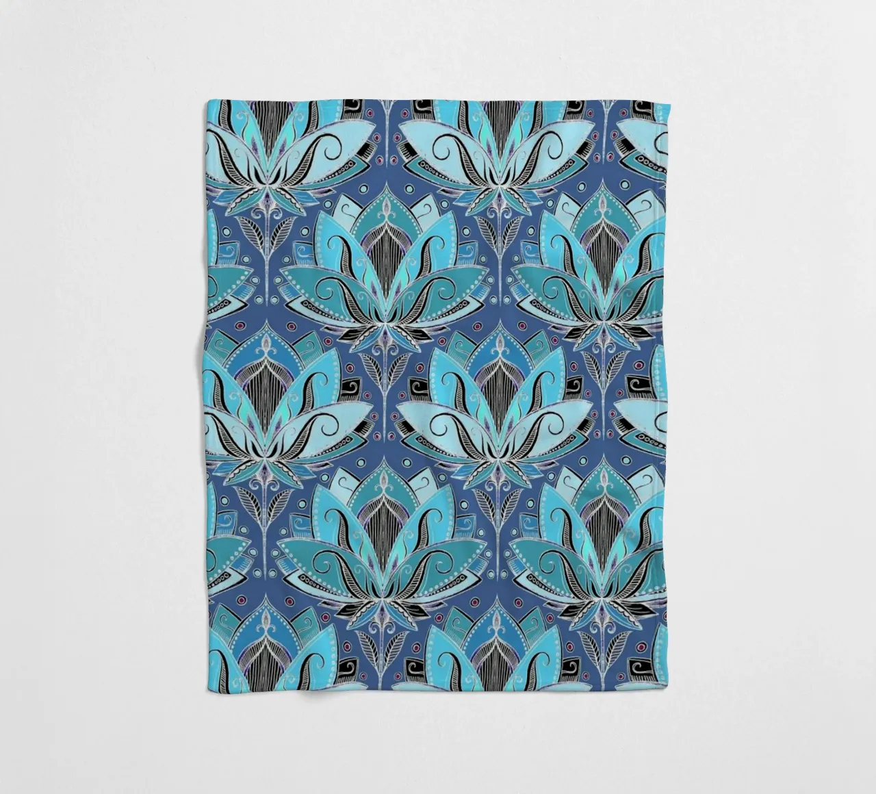 Art Deco Teal Lotus Pattern coperta in pile da Micklyn Le Feuvre
