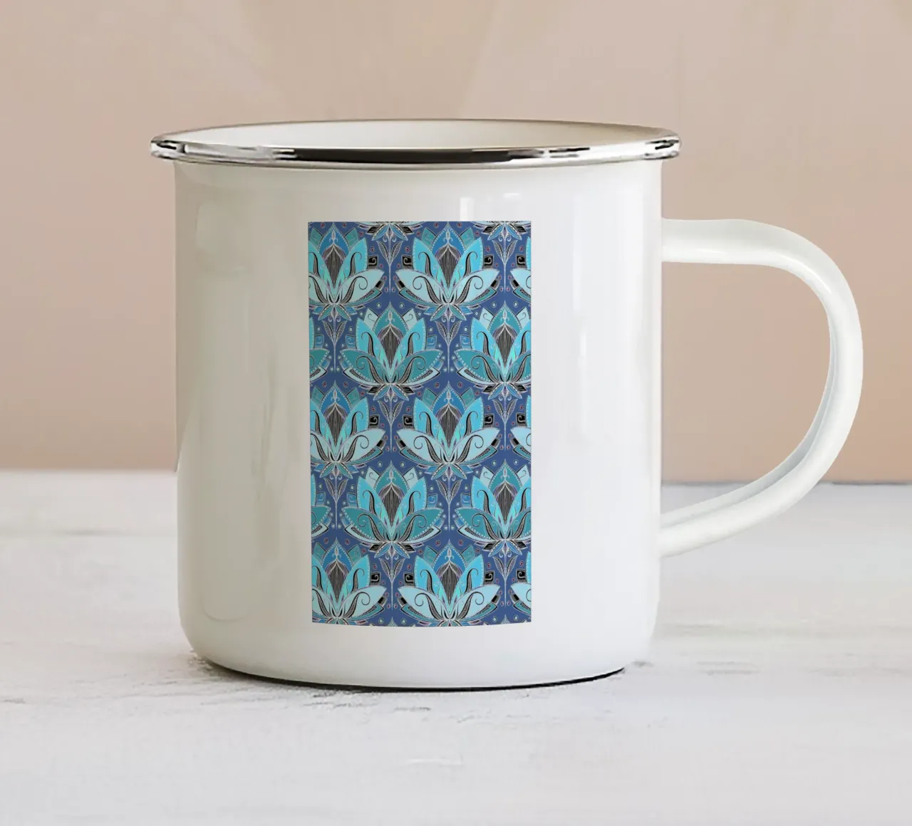 Art Deco Teal Lotus Pattern tazza in smalto da Micklyn Le Feuvre