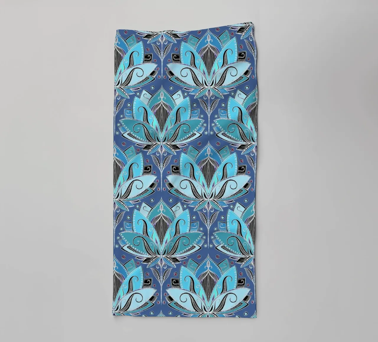 Art Deco Teal Lotus Pattern asciugamano da bagno da Micklyn Le Feuvre