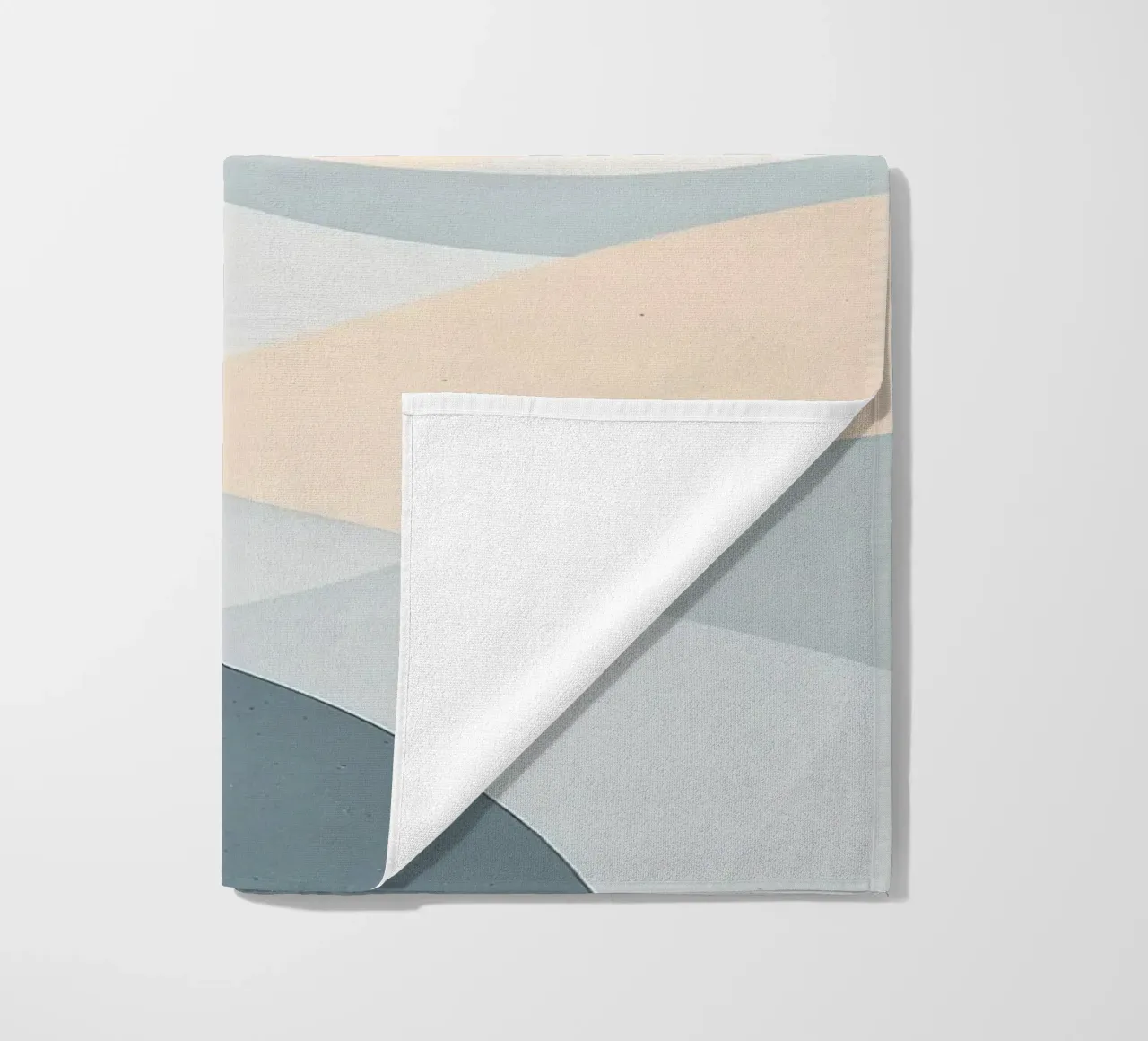 Nordic Calm Minimalist Landscape telo mare da Burk Smith