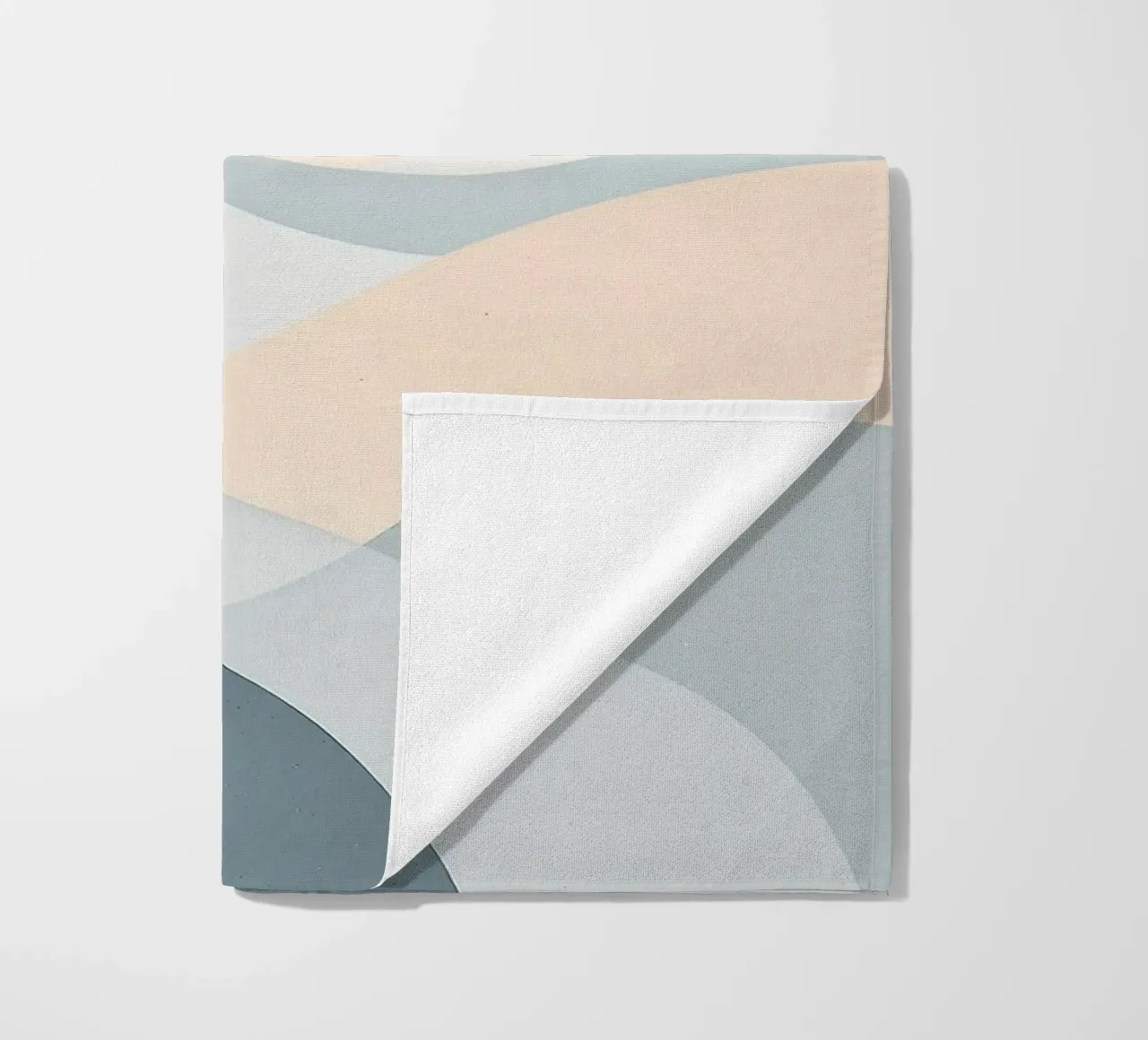 Nordic Calm Minimalist Landscape telo mare da Burk Smith