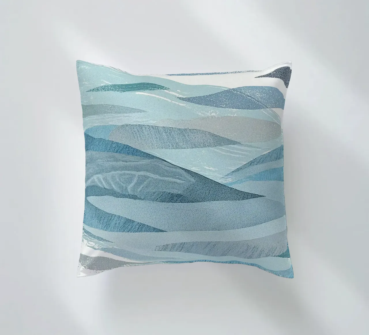 Scandinavian Abstract Waves in Cool Blue Tones cuscino da Burk Smith