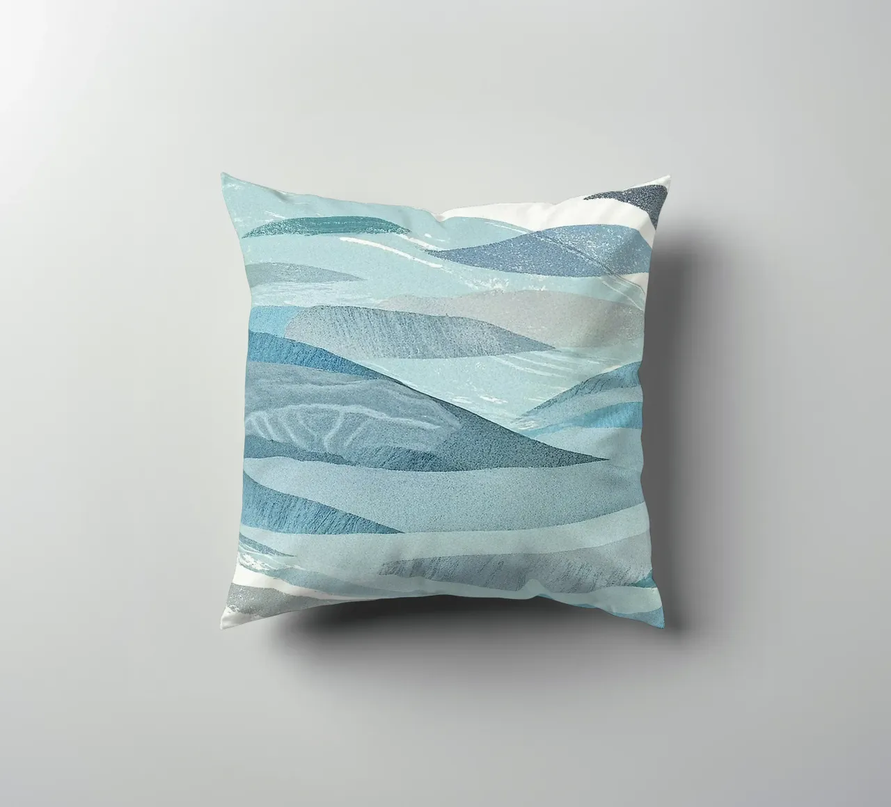 Scandinavian Abstract Waves in Cool Blue Tones cuscino da Burk Smith