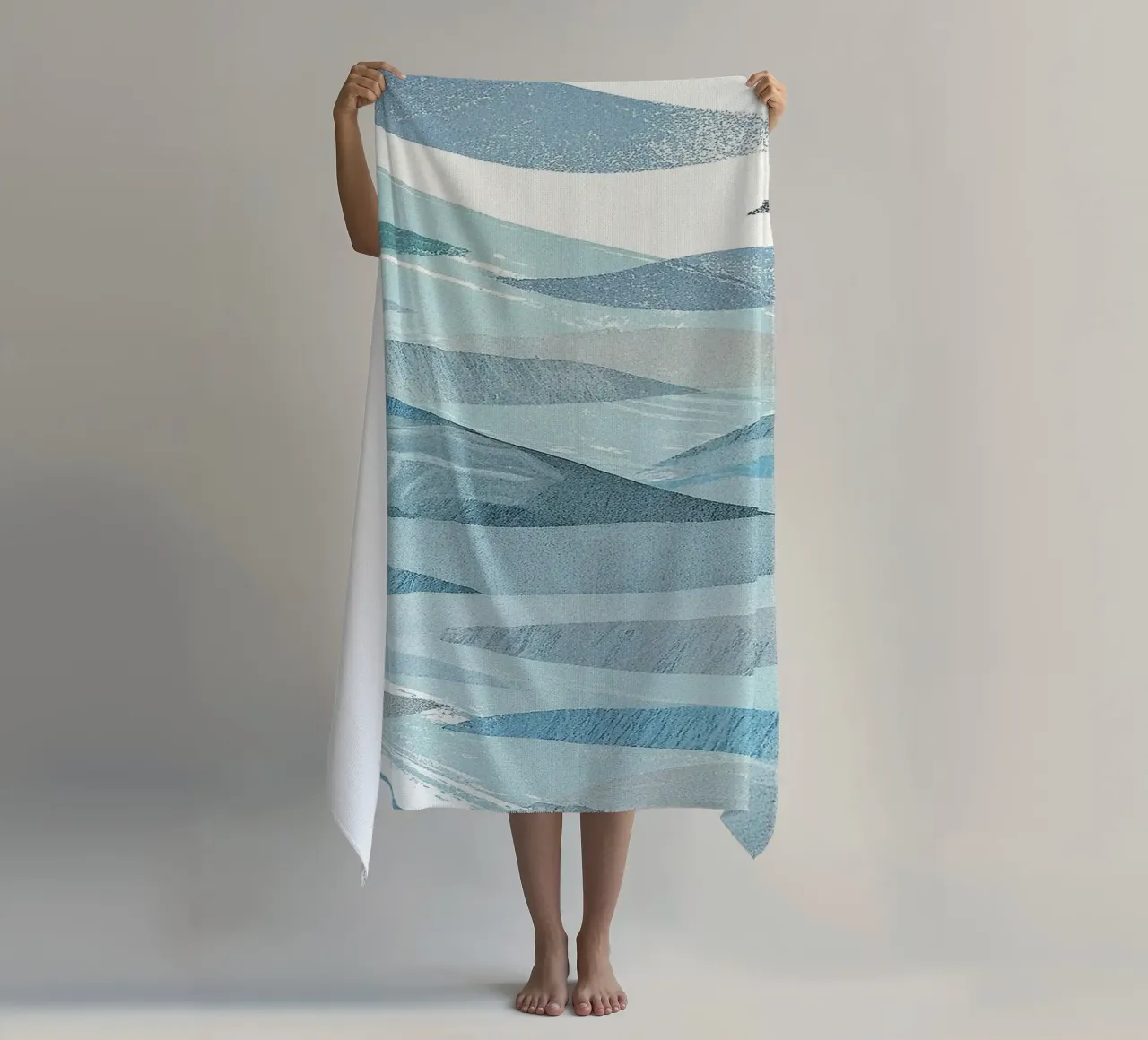 Scandinavian Abstract Waves in Cool Blue Tones telo mare da Burk Smith