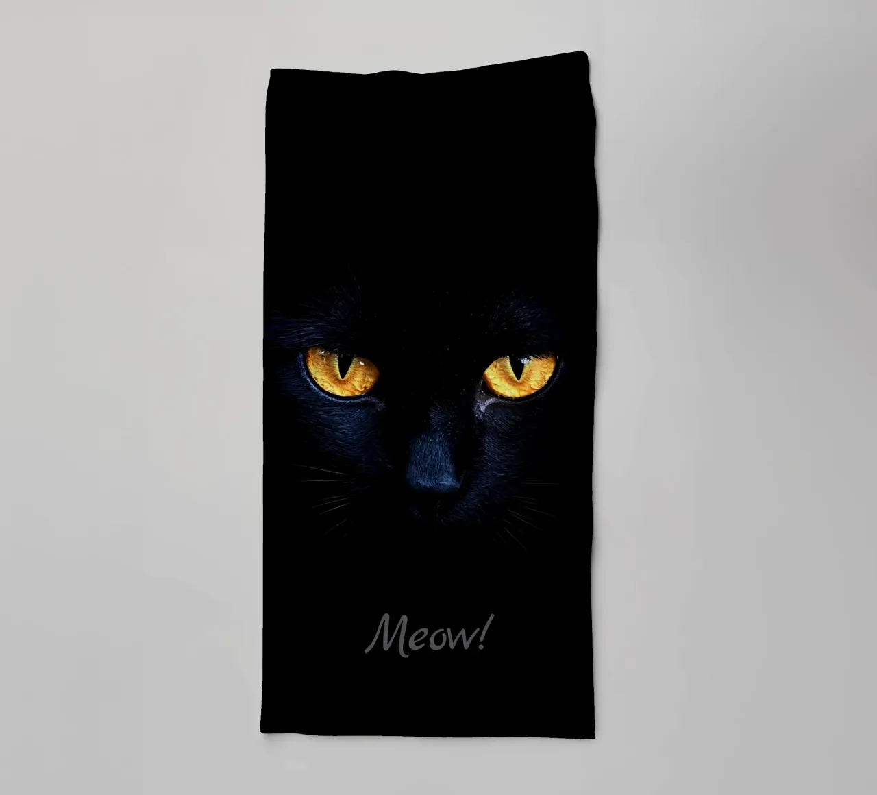Miau! badhanddoek van M-Ulrich-Digital Art
