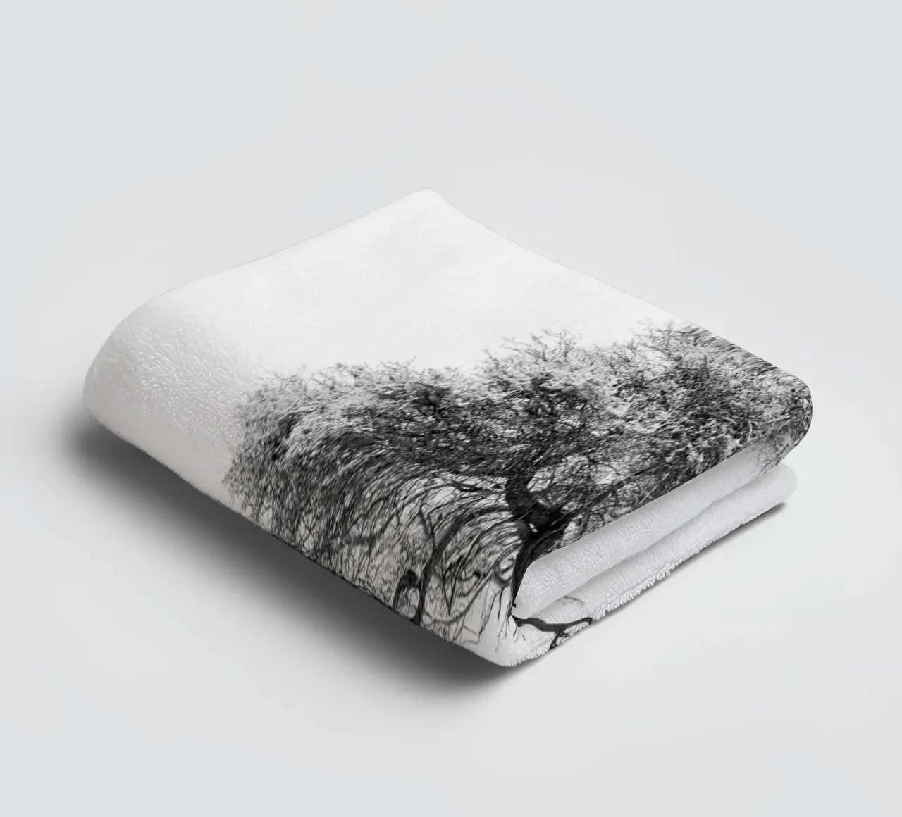 Lonely tree in the Sahara desert asciugamano da bagno da photolovers